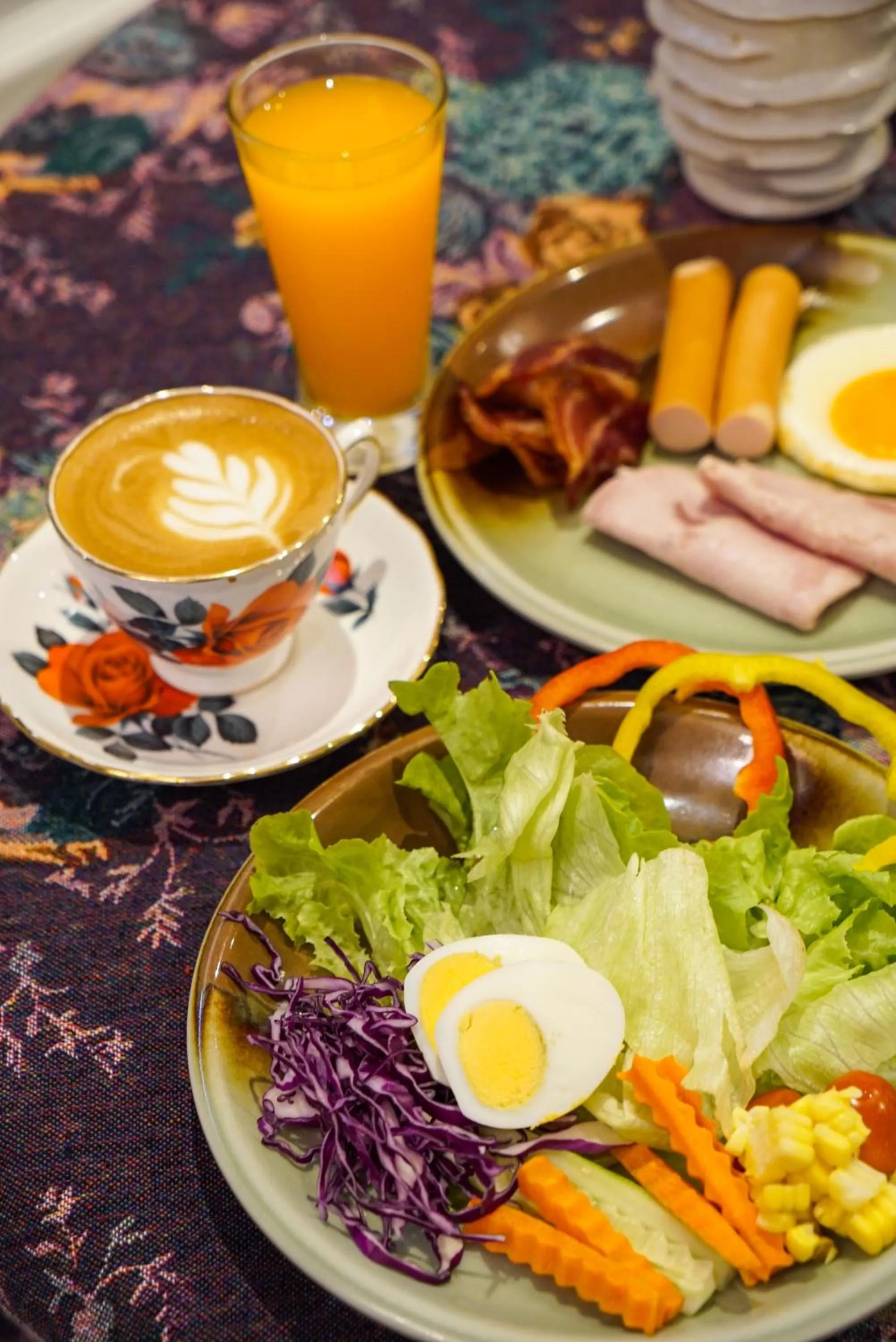 Breakfast in At Pingnakorn Nimman Hotel