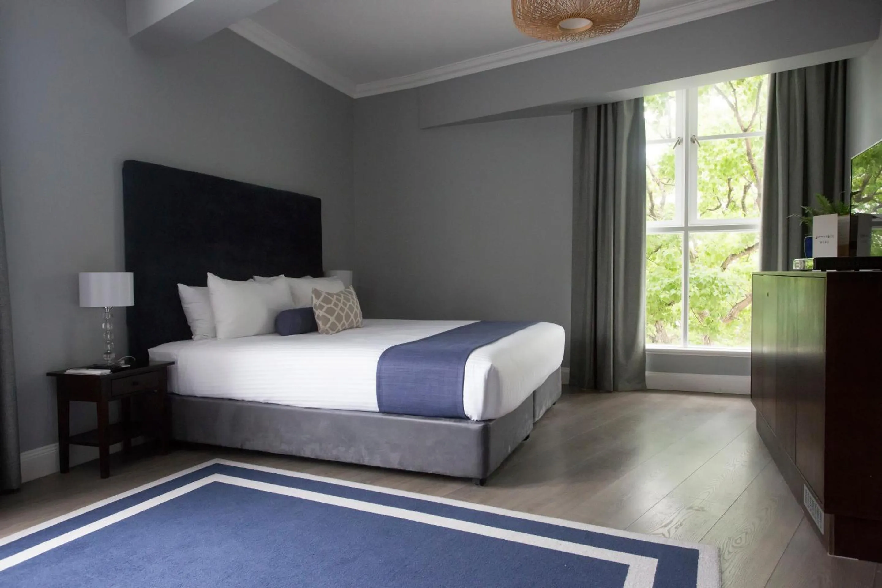 Bed in Seabreeze Hotel