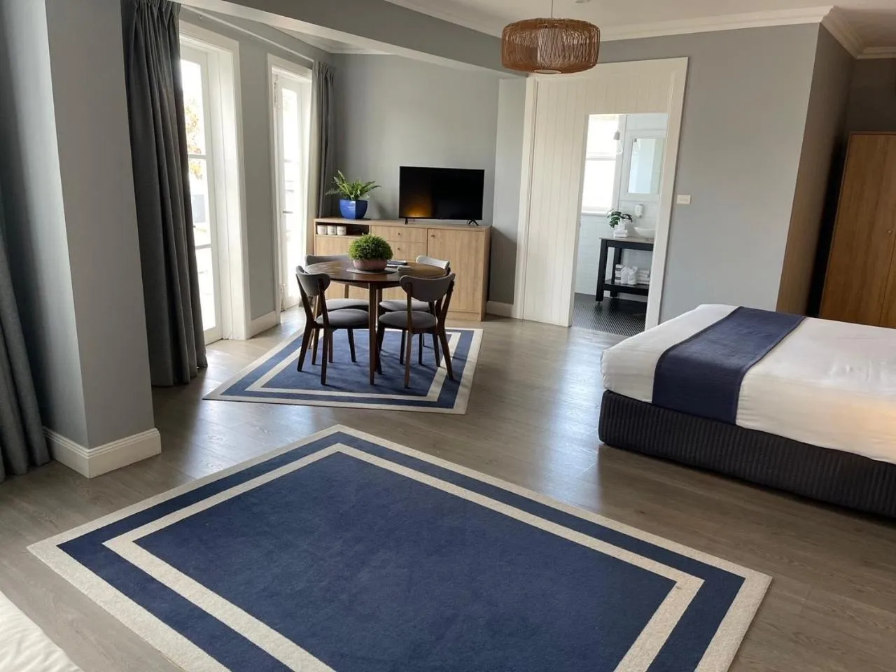 Bed in Seabreeze Hotel