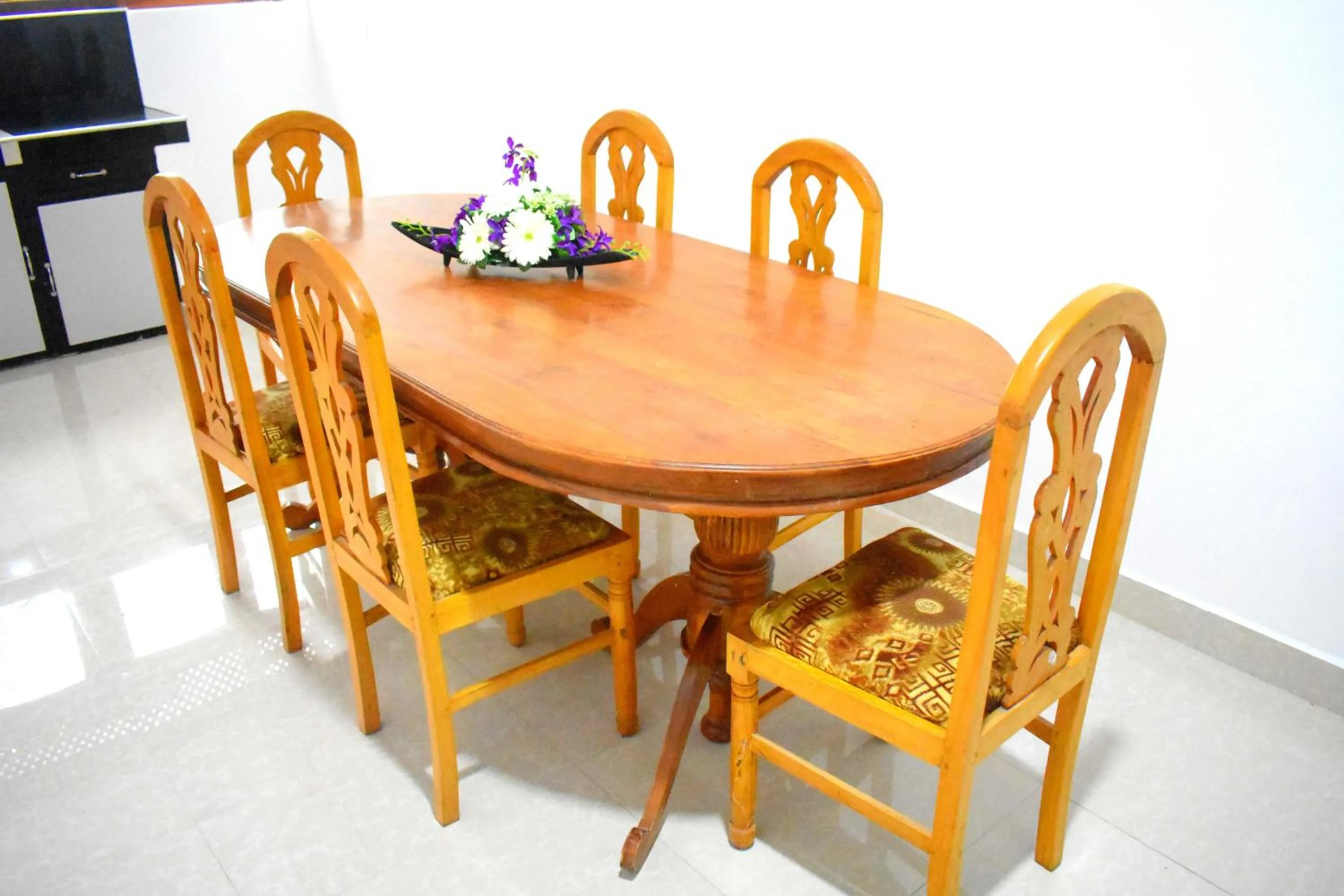 Dining area in Leonine Villa Yala