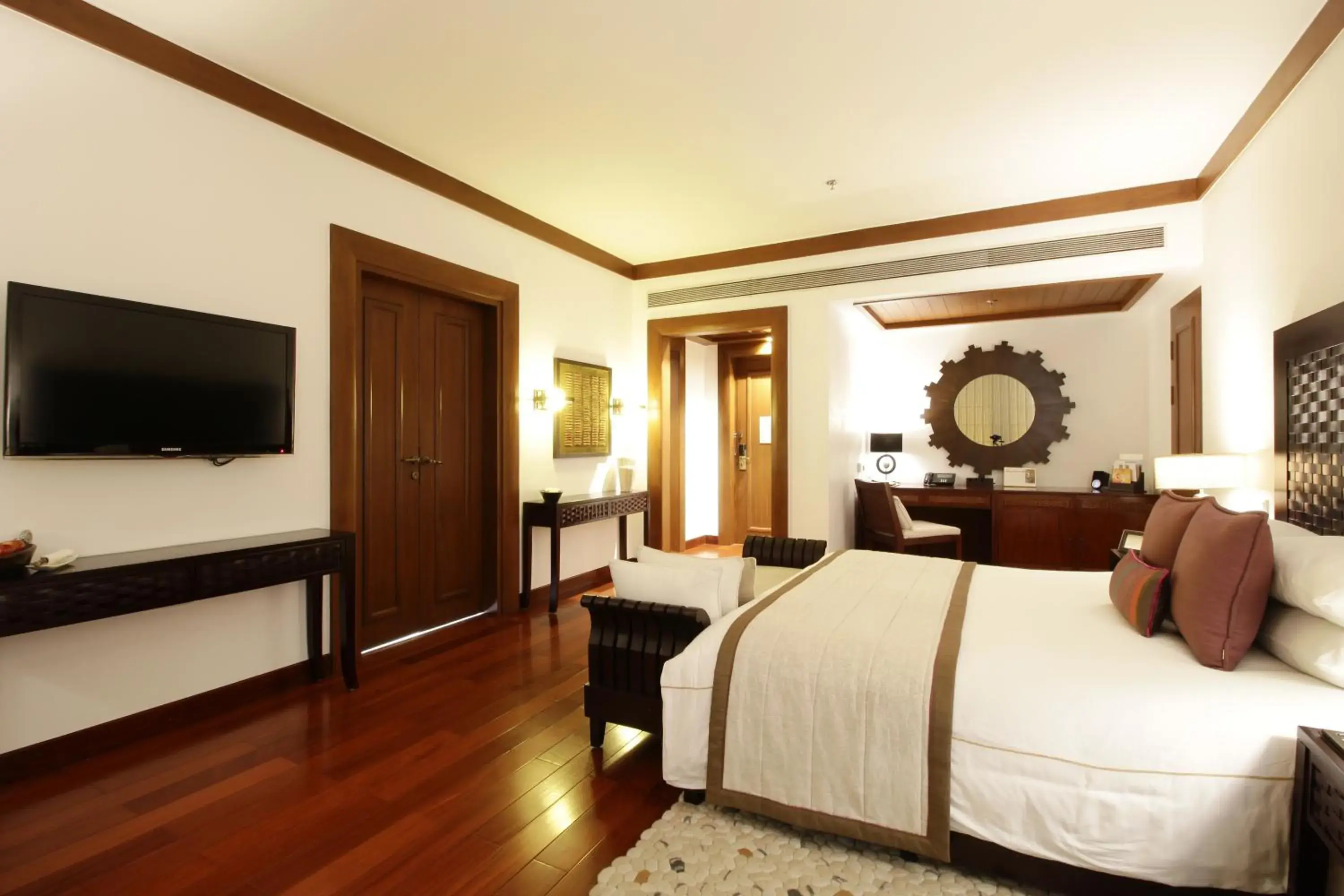 Deluxe Double Room in Jaypee Greens Golf and Spa Resort Deluxe Double Room in Jaypee Greens Golf and Spa Resort
