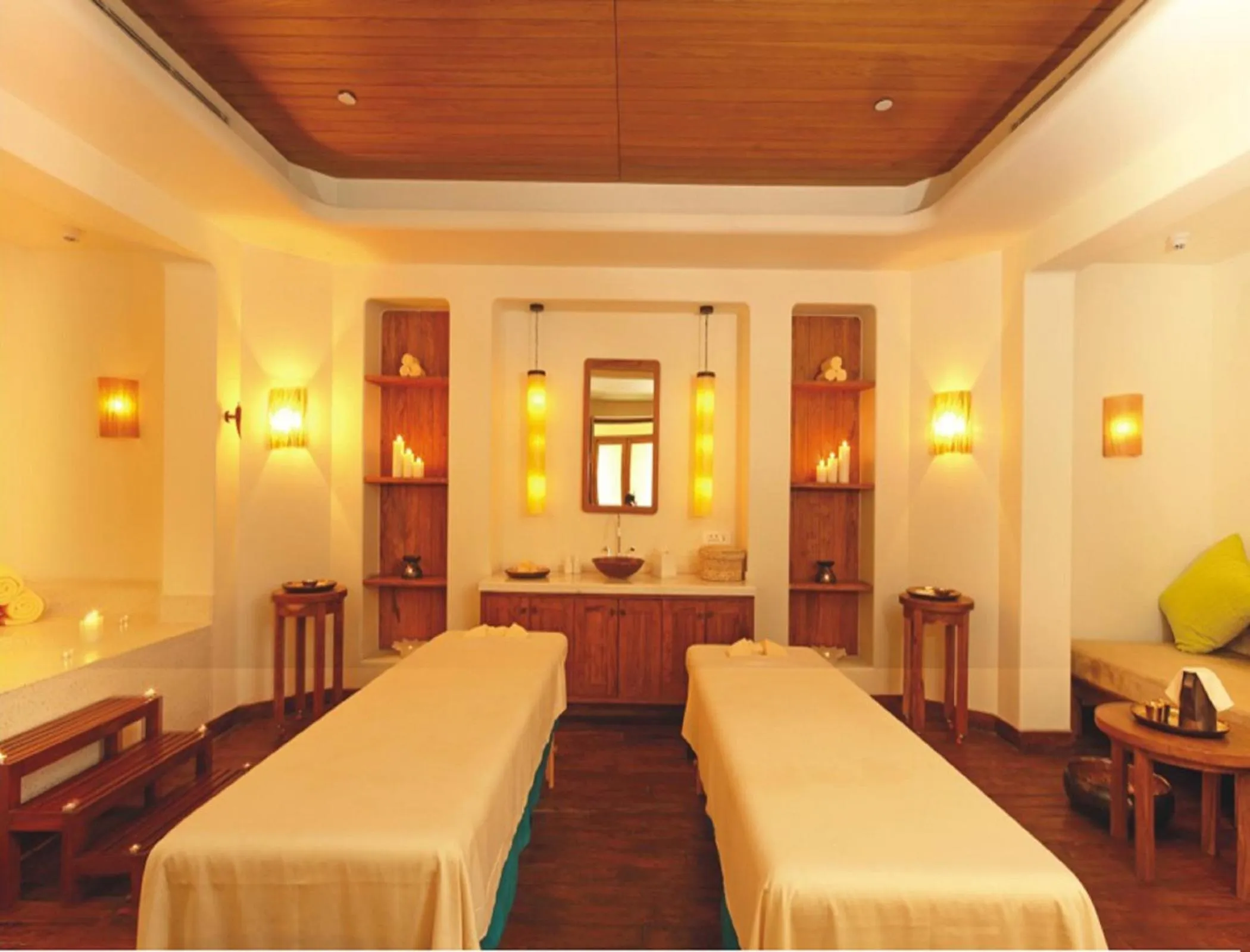 Spa and wellness centre/facilities, Bed in Jaypee Greens Golf and Spa Resort