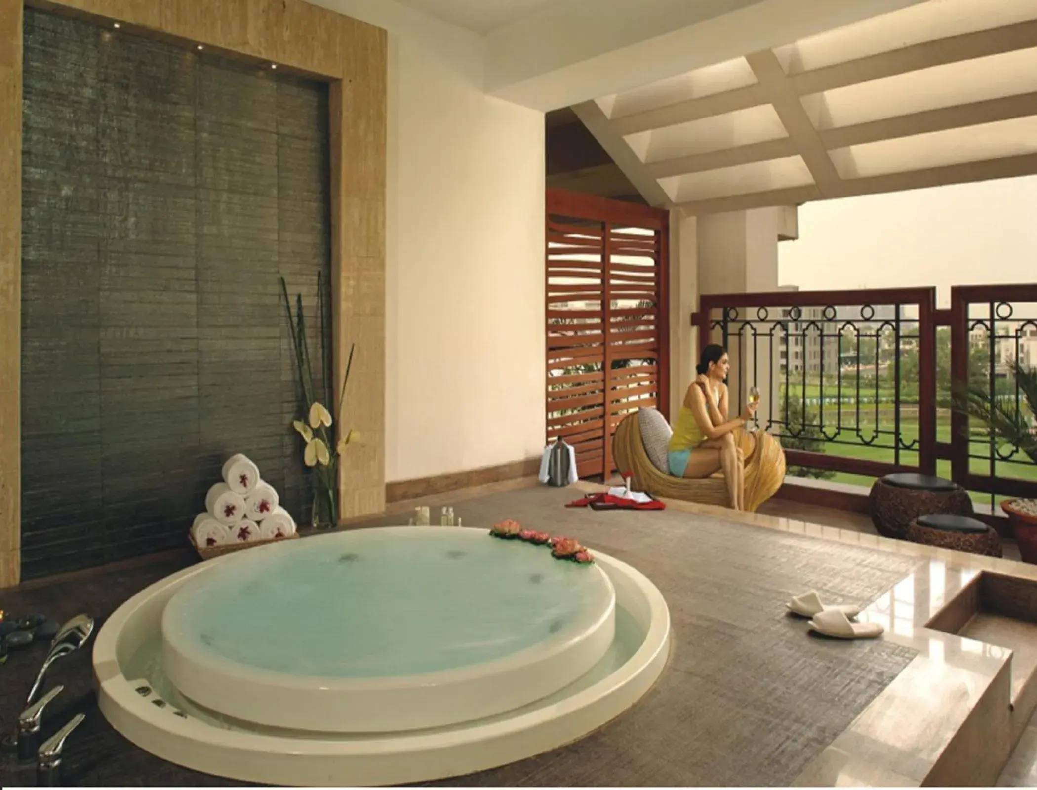 Premium suite in Jaypee Greens Golf and Spa Resort Premium suite in Jaypee Greens Golf and Spa Resort