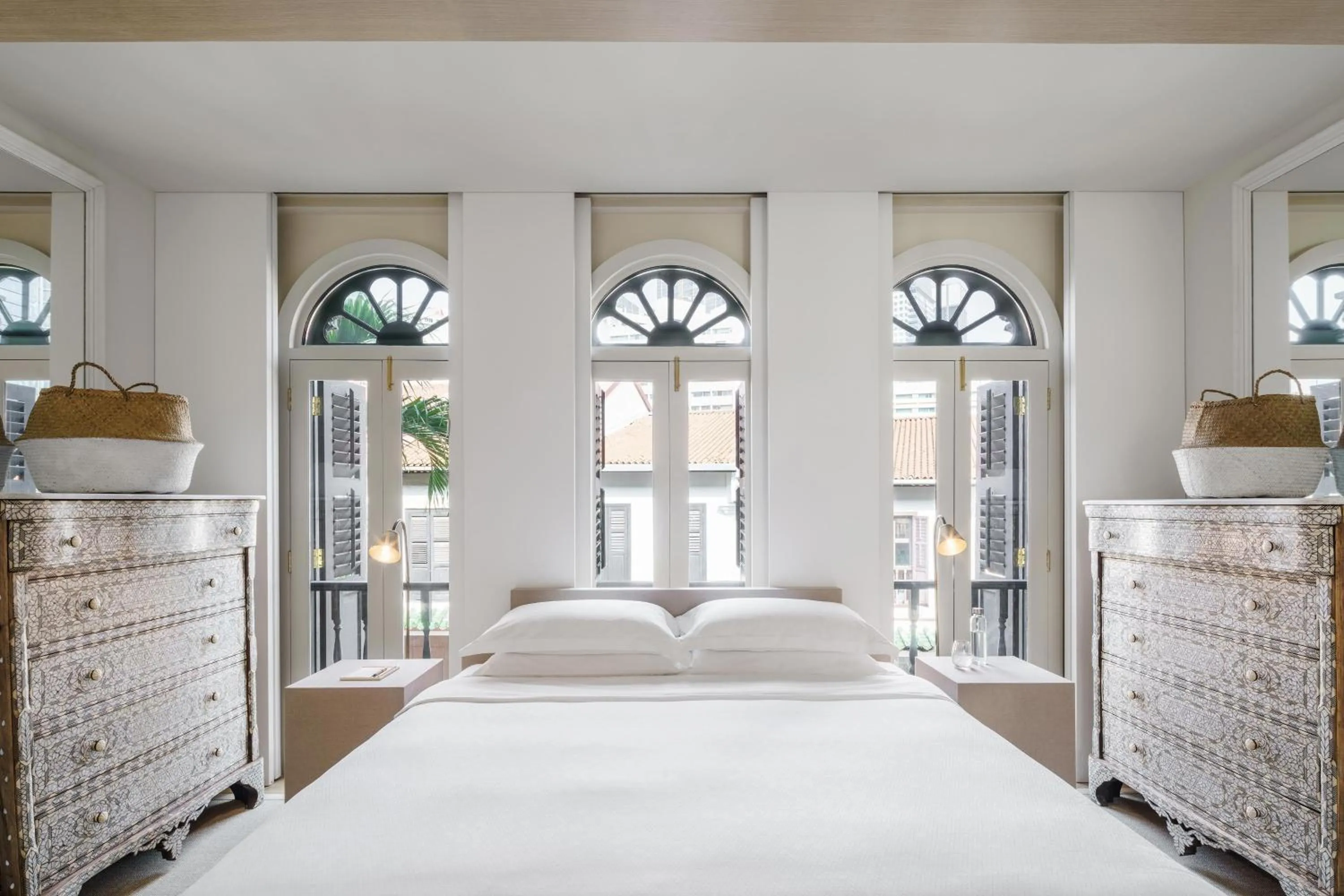 Bedroom, Bed in Duxton Reserve Singapore, Autograph Collection