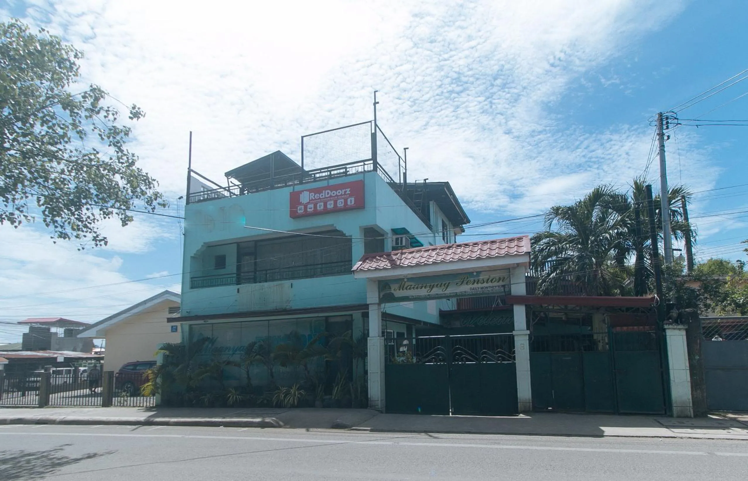 Property building in RedDoorz at Maanyag Pension House Mandaue