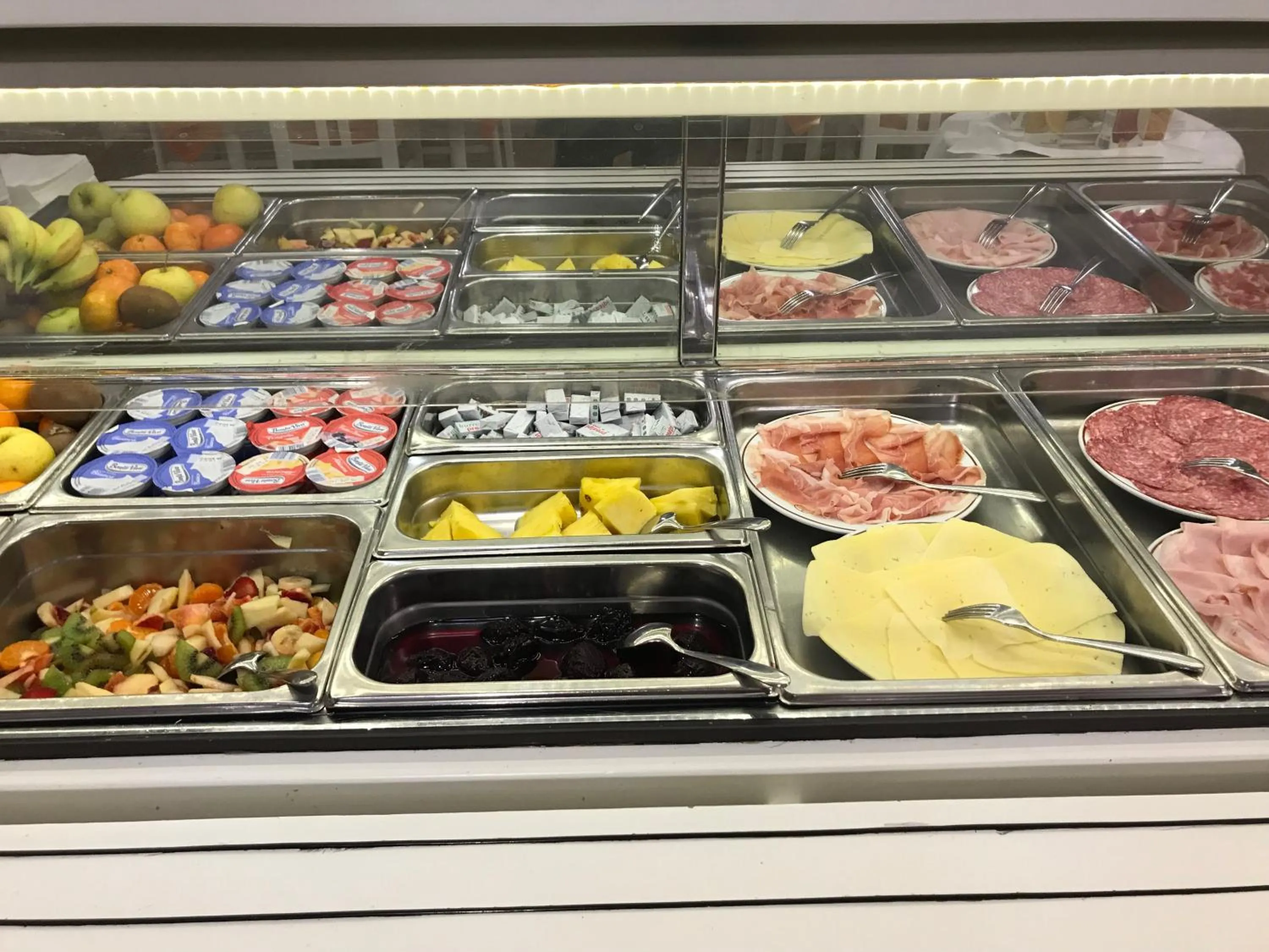 Continental breakfast in Hotel Sole Holiday