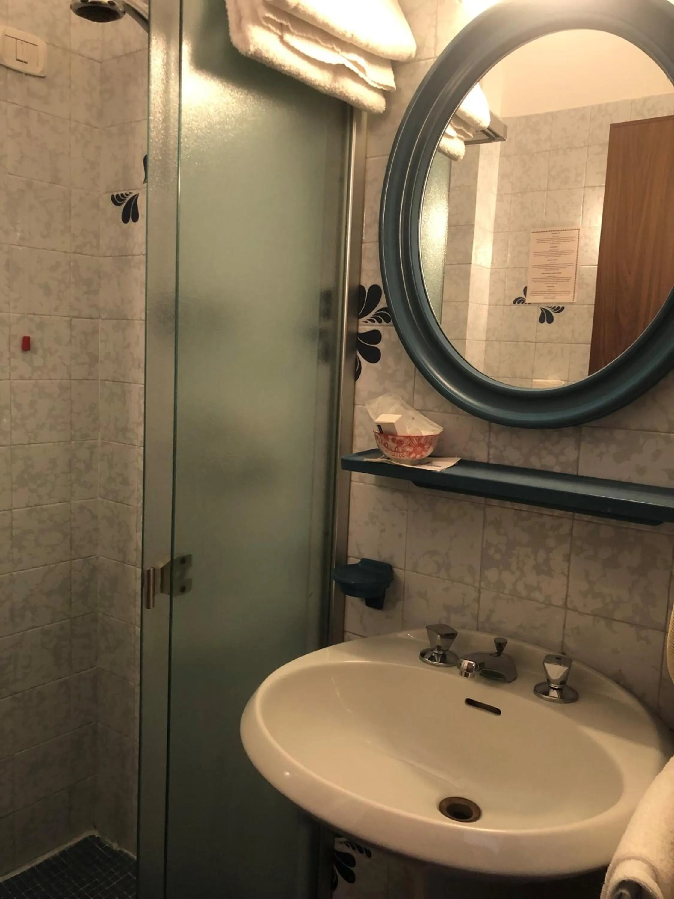 Shower in Hotel Sole Holiday