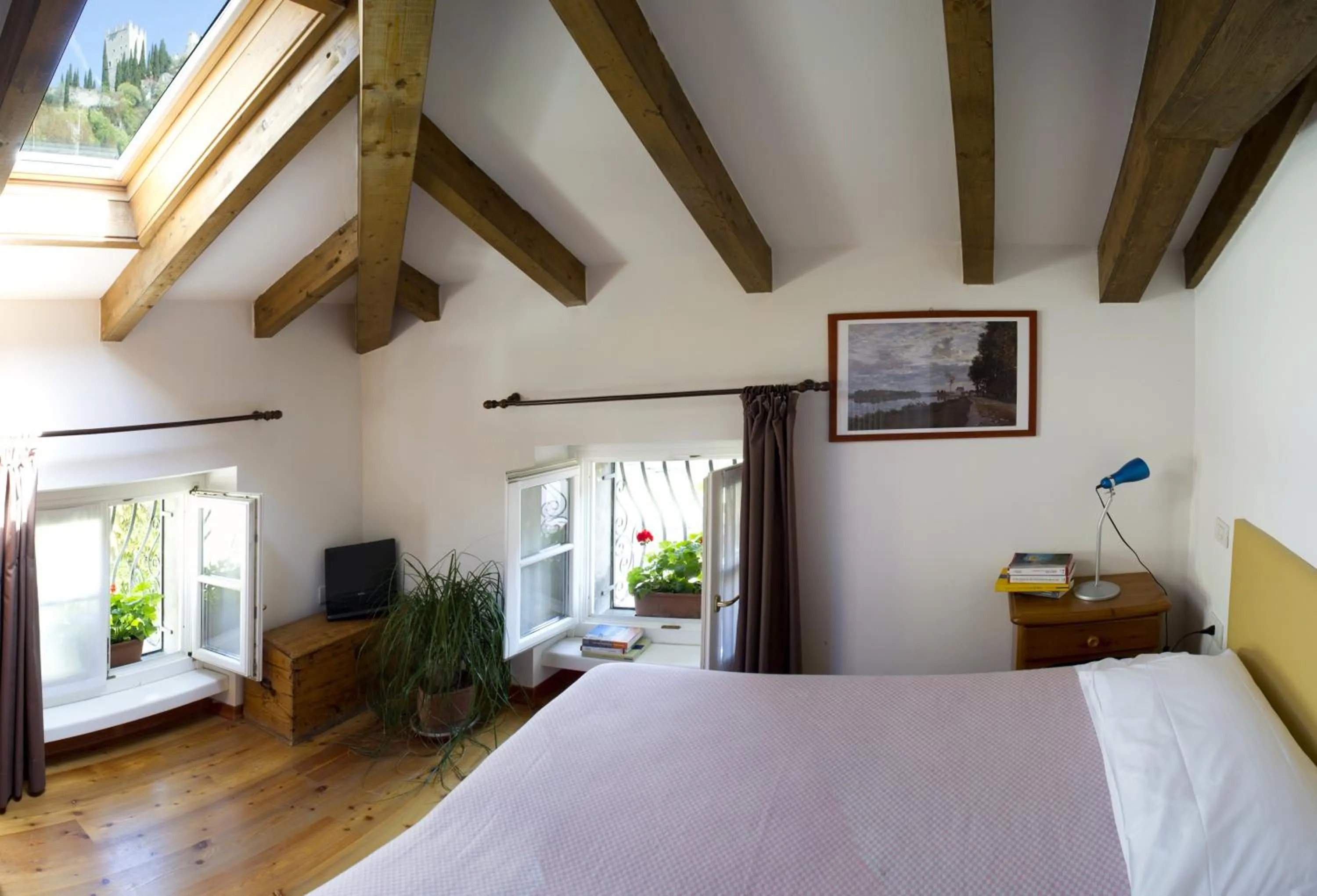 View (from property/room), Bed in Hotel Sole Holiday