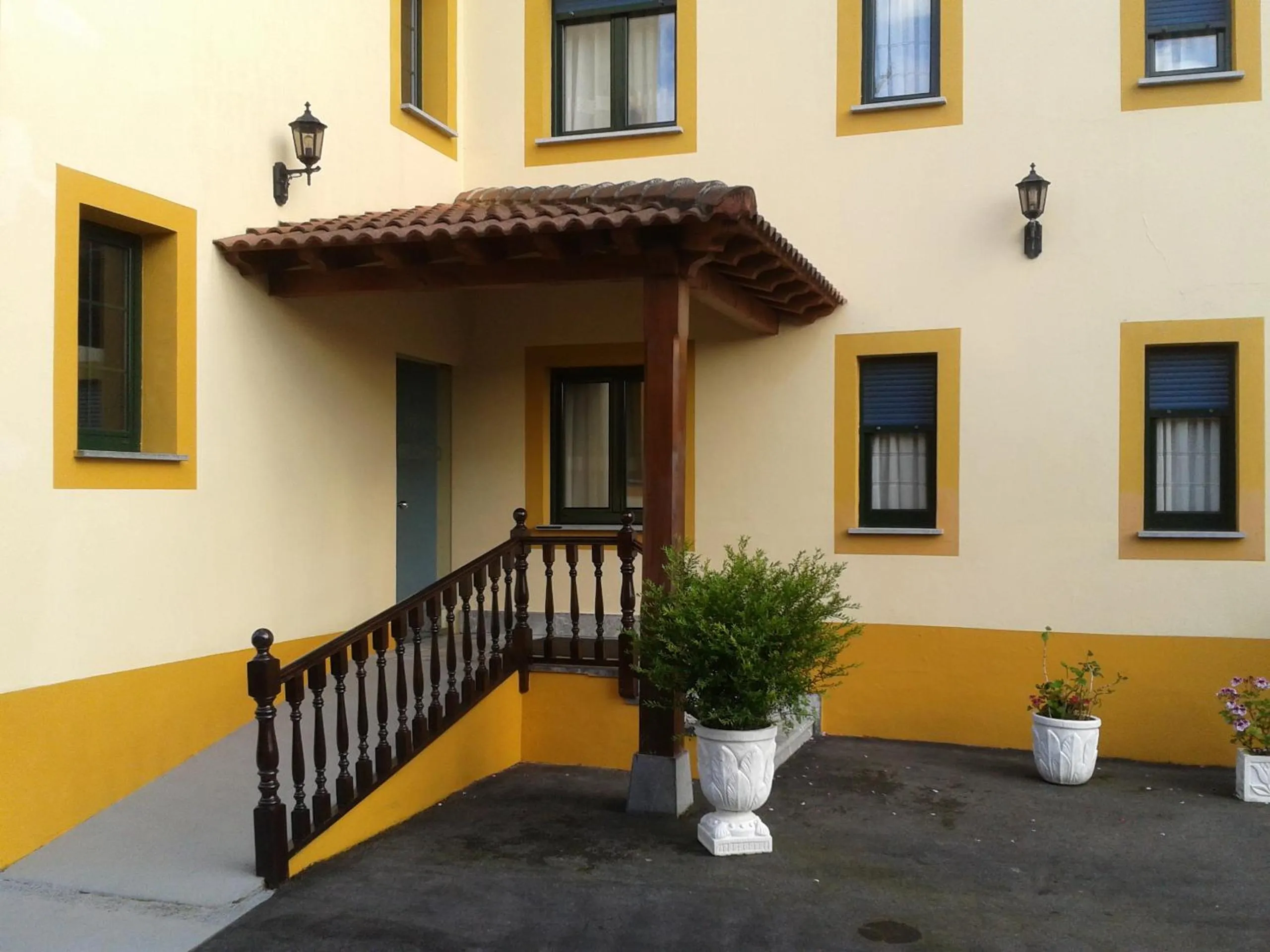 Property building in Hotel Alonso