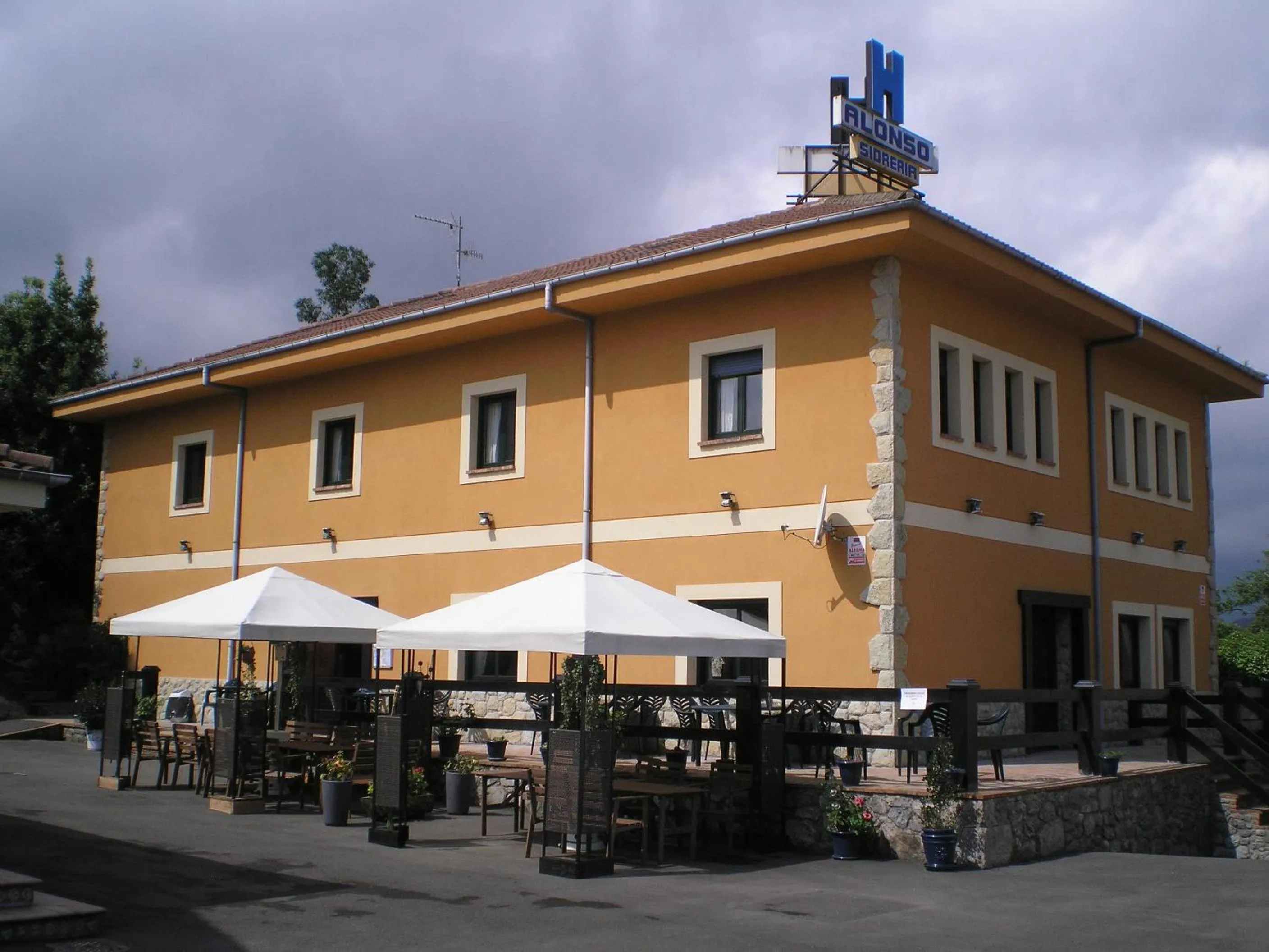 Property building in Hotel Alonso