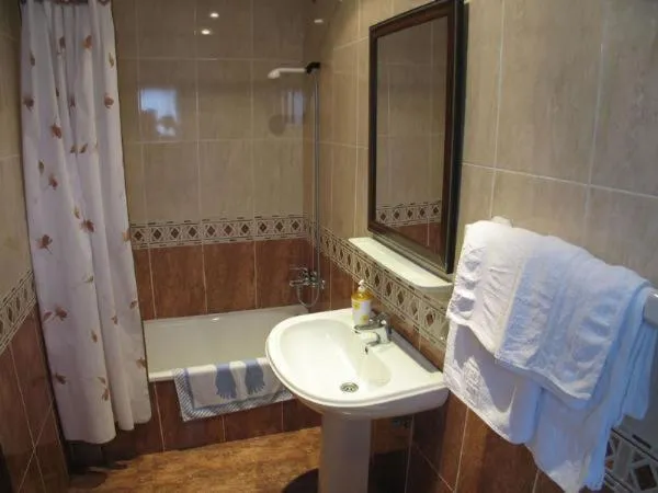 Bathroom in Hotel Alonso