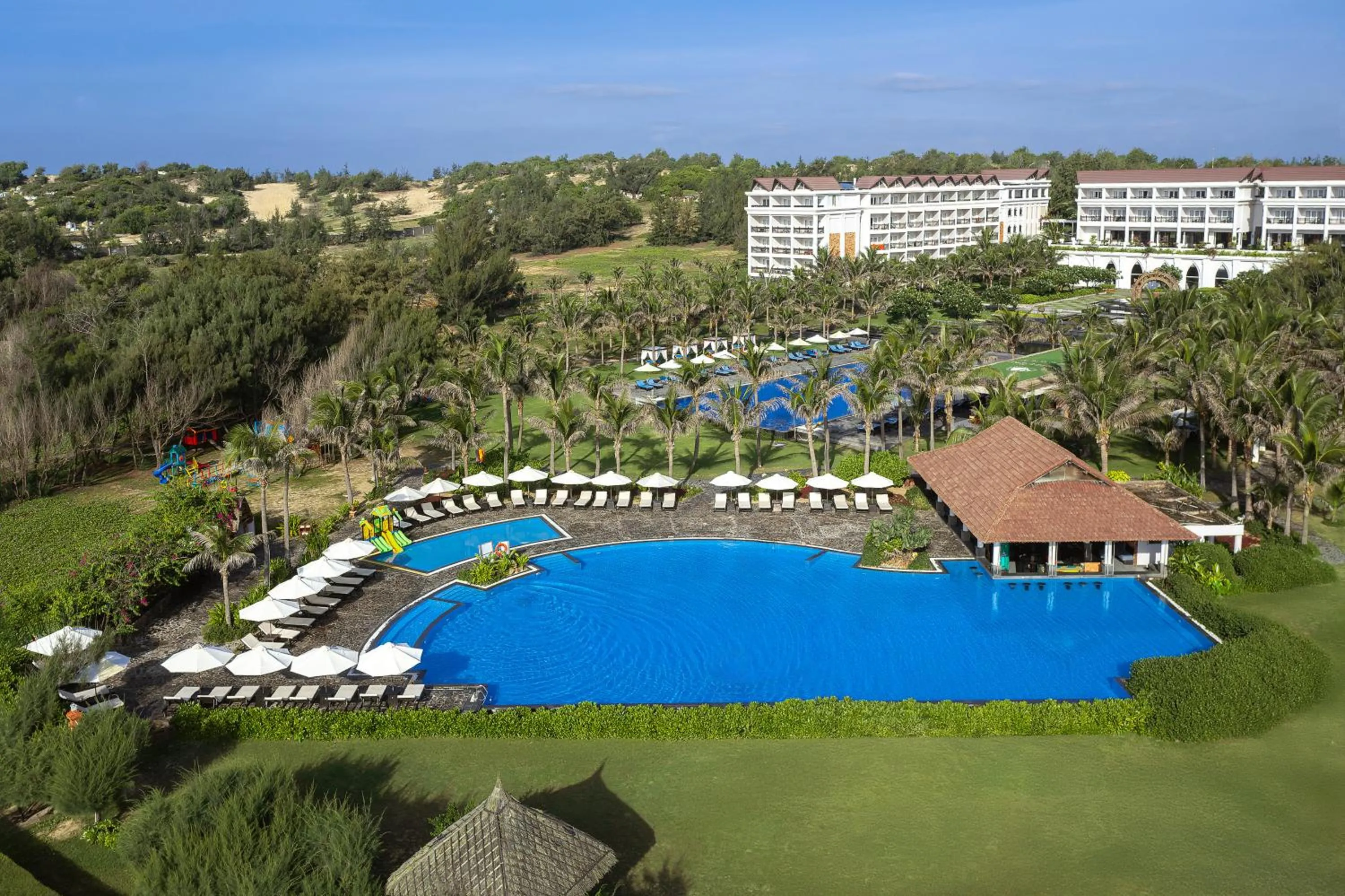 Swimming pool in Muine Bay Resort