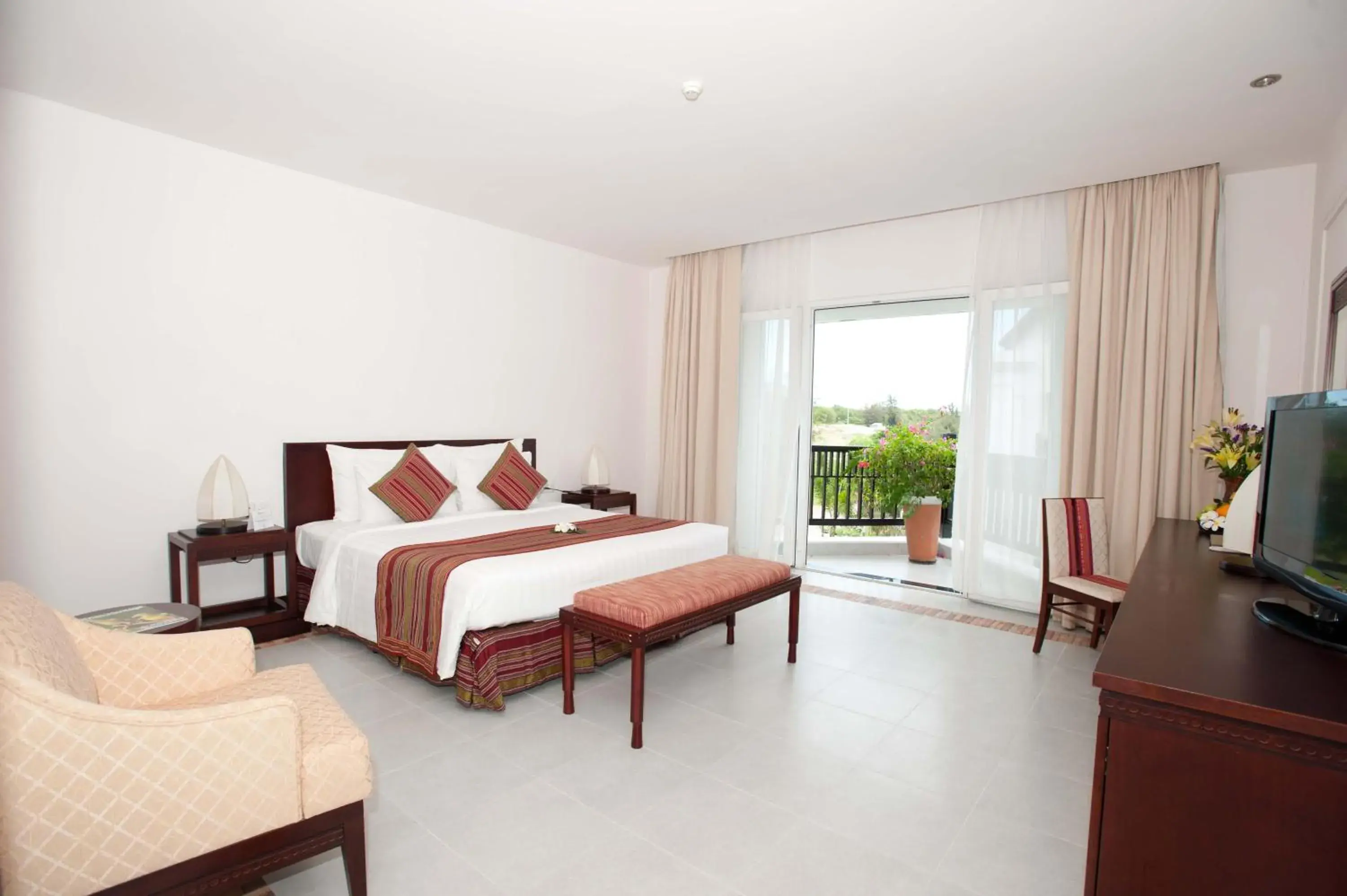 Superior Double or Twin Room with Balcony in Muine Bay Resort Superior Double or Twin Room with Balcony in Muine Bay Resort