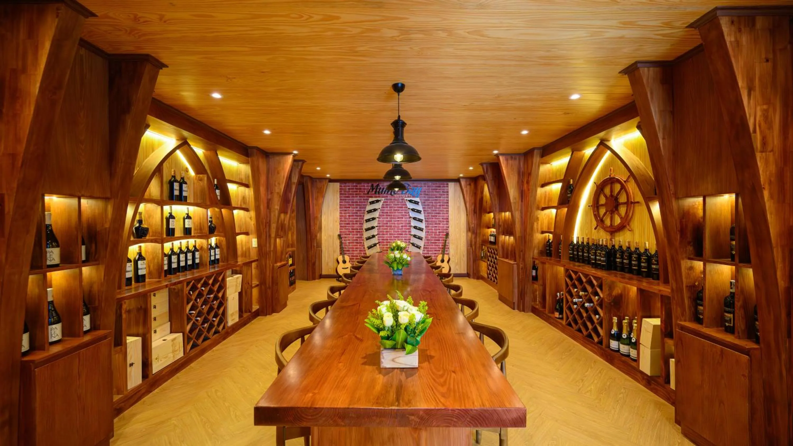 Restaurant/places to eat in Muine Bay Resort