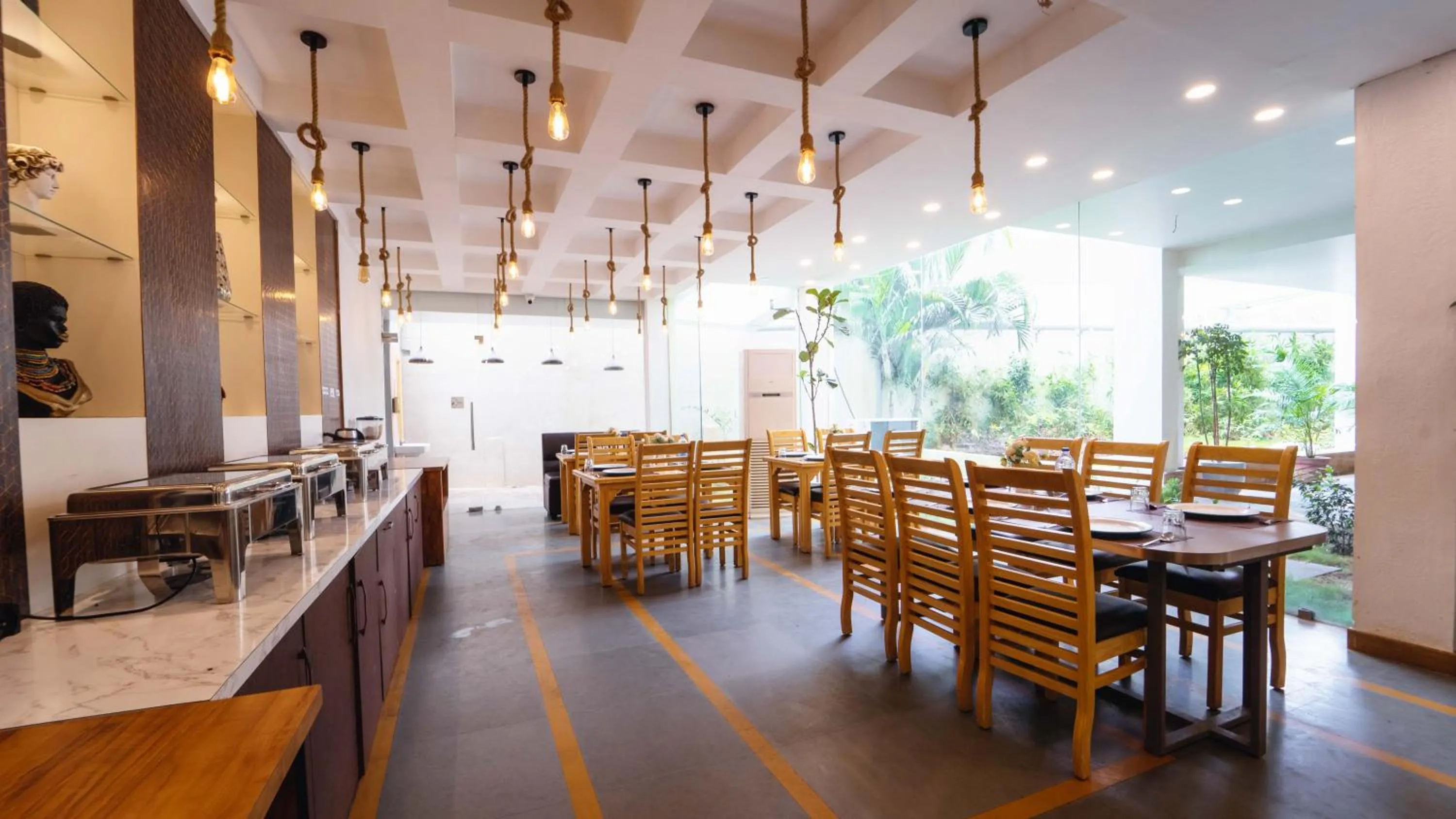 Restaurant/places to eat in Treebo Kingsbury Fiesta Vellore
