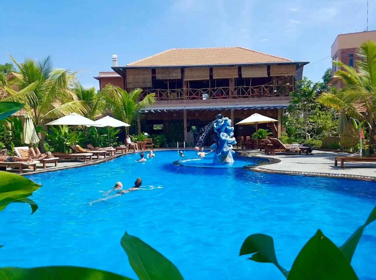 Swimming pool in Golden Topaz Phu Quoc Resort