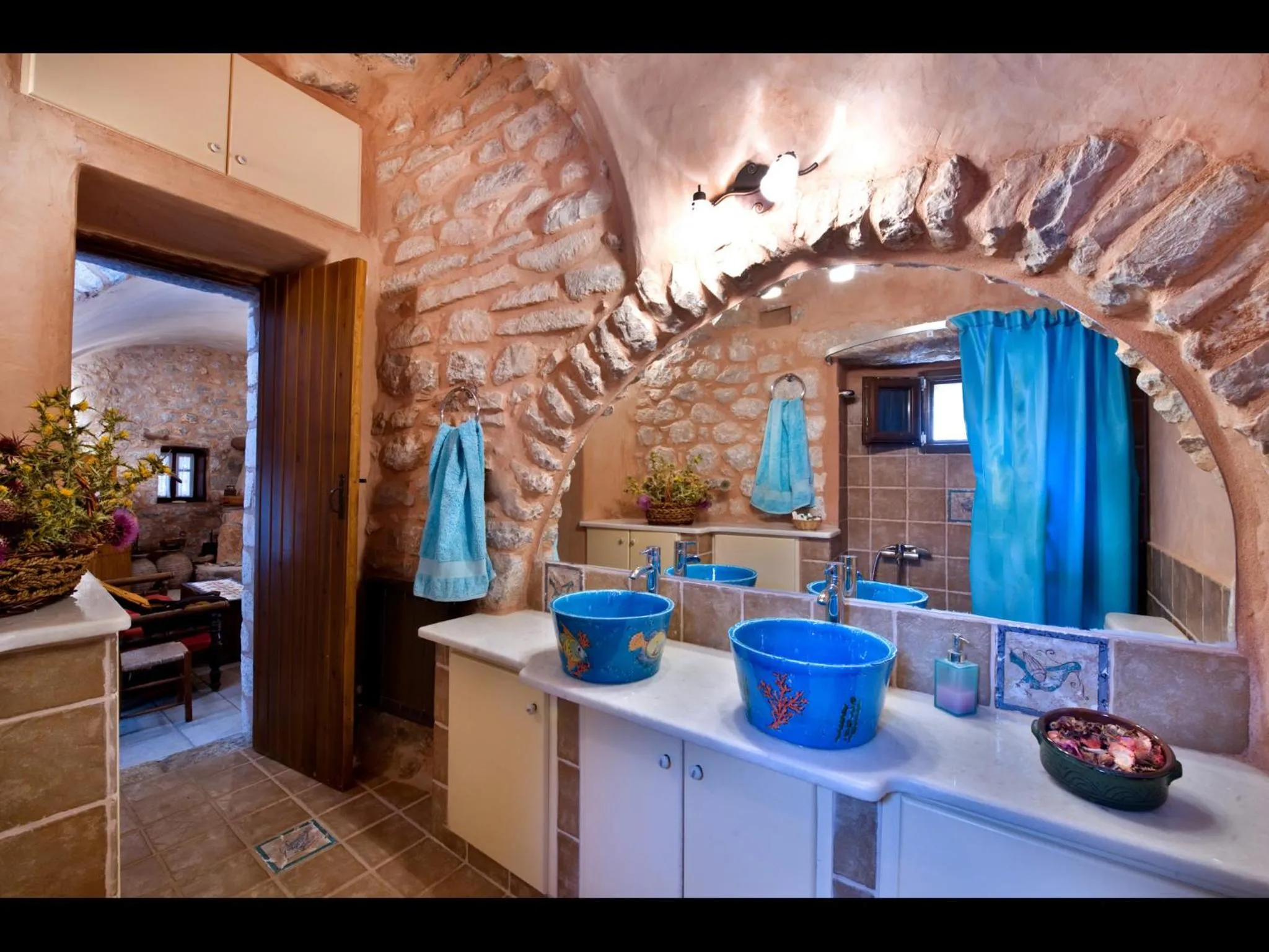Bathroom in Arapakis Historic Castle