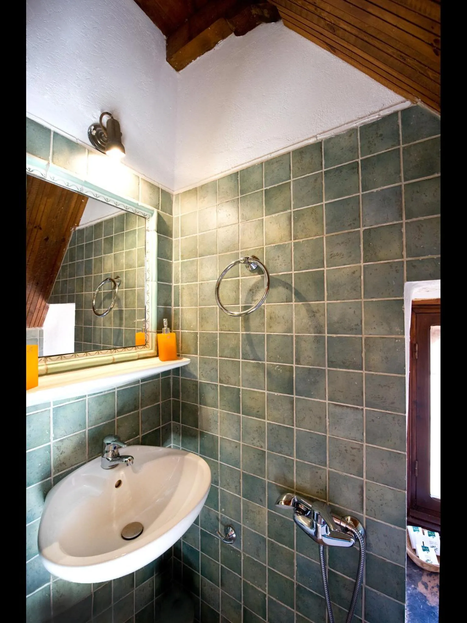 Bathroom in Arapakis Historic Castle