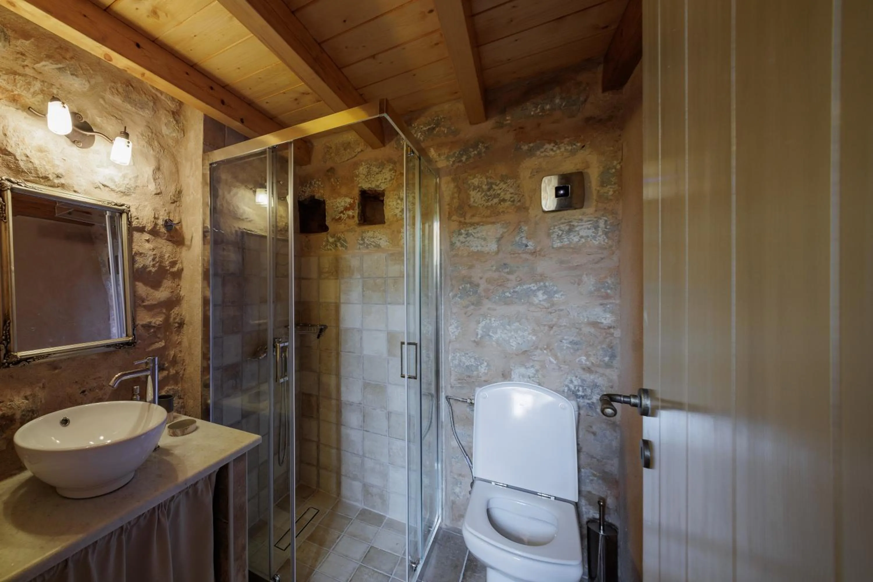 Bathroom in Arapakis Historic Castle