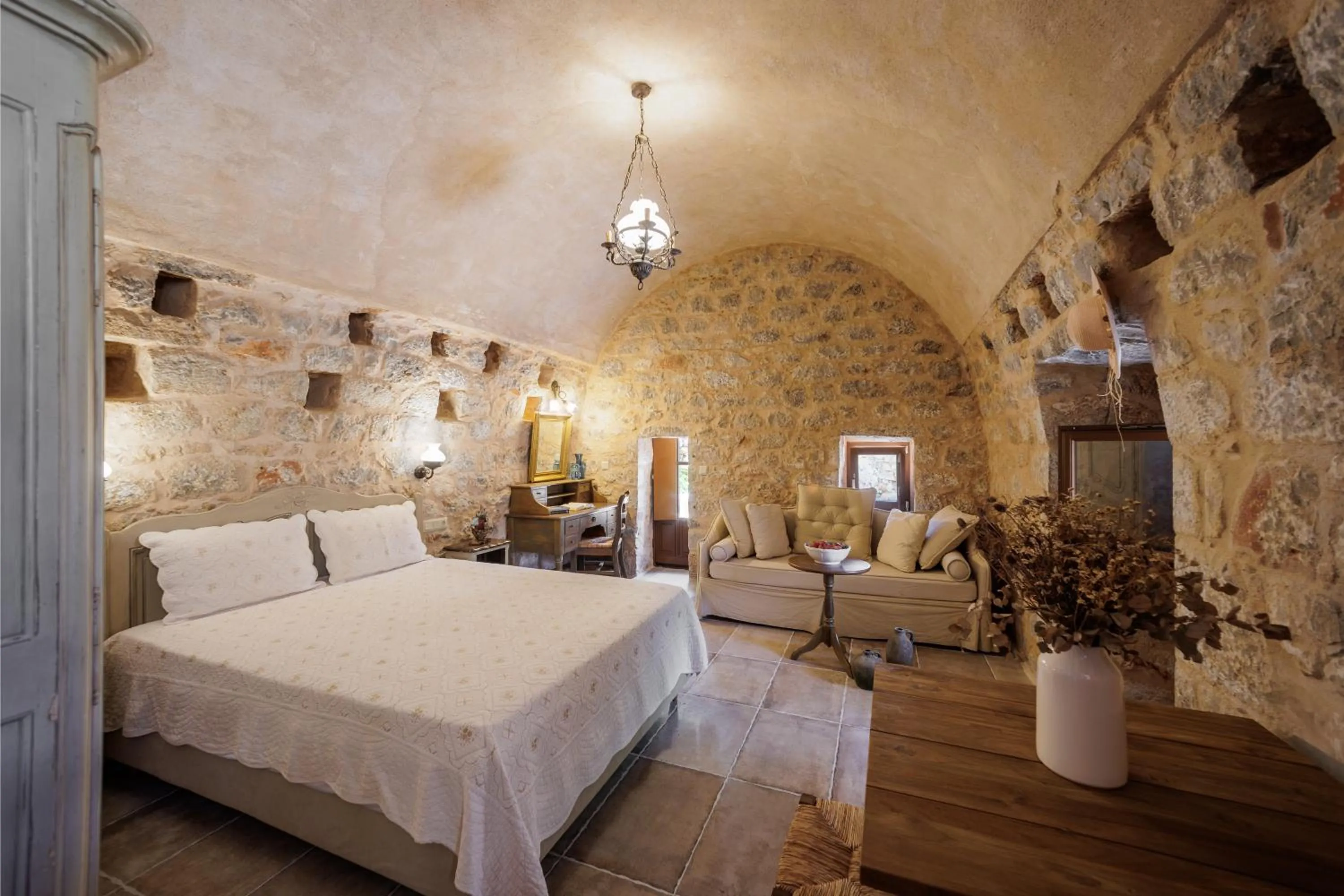 Bed in Arapakis Historic Castle