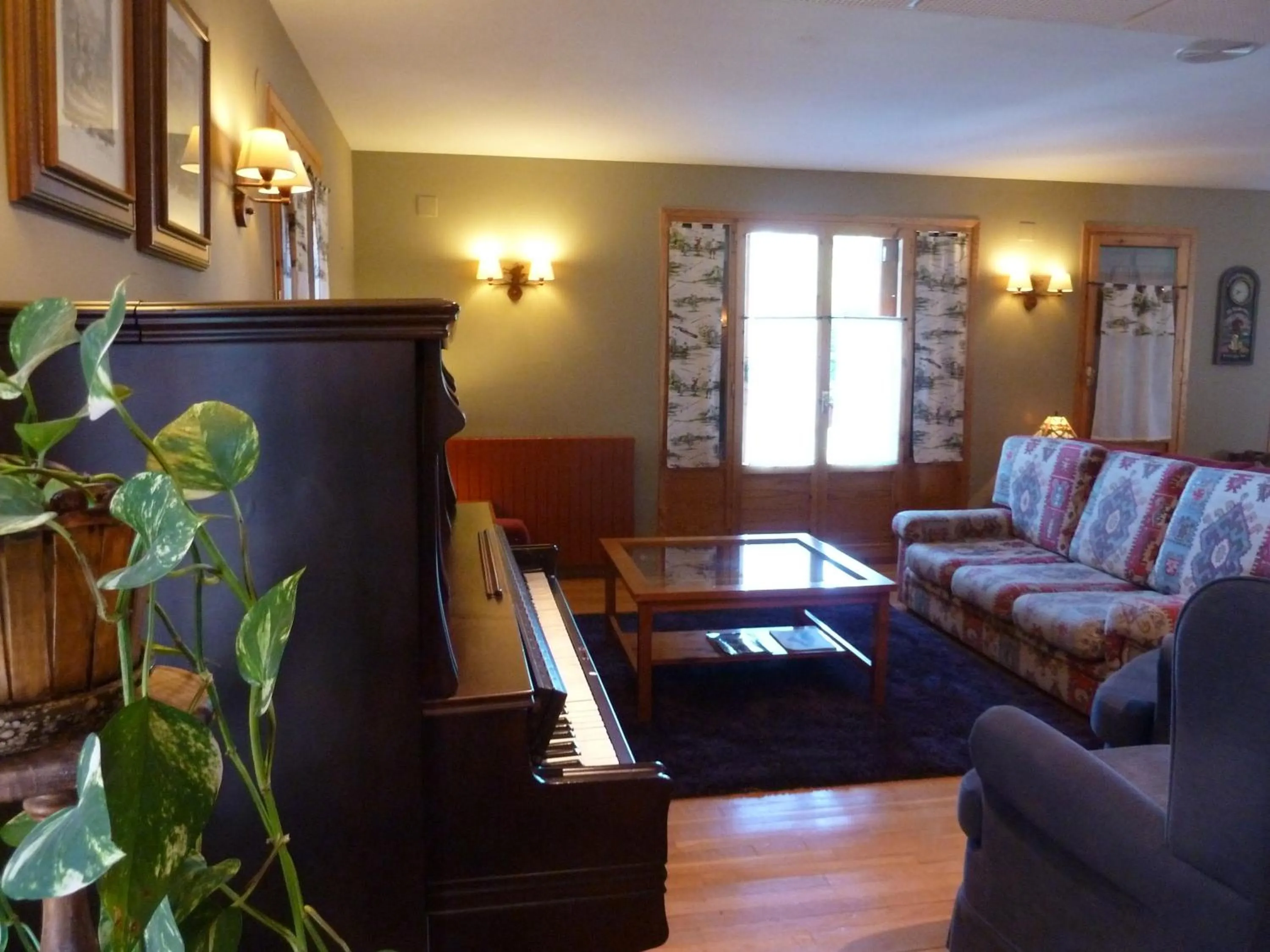 Communal lounge/ TV room in Hotel Sabocos