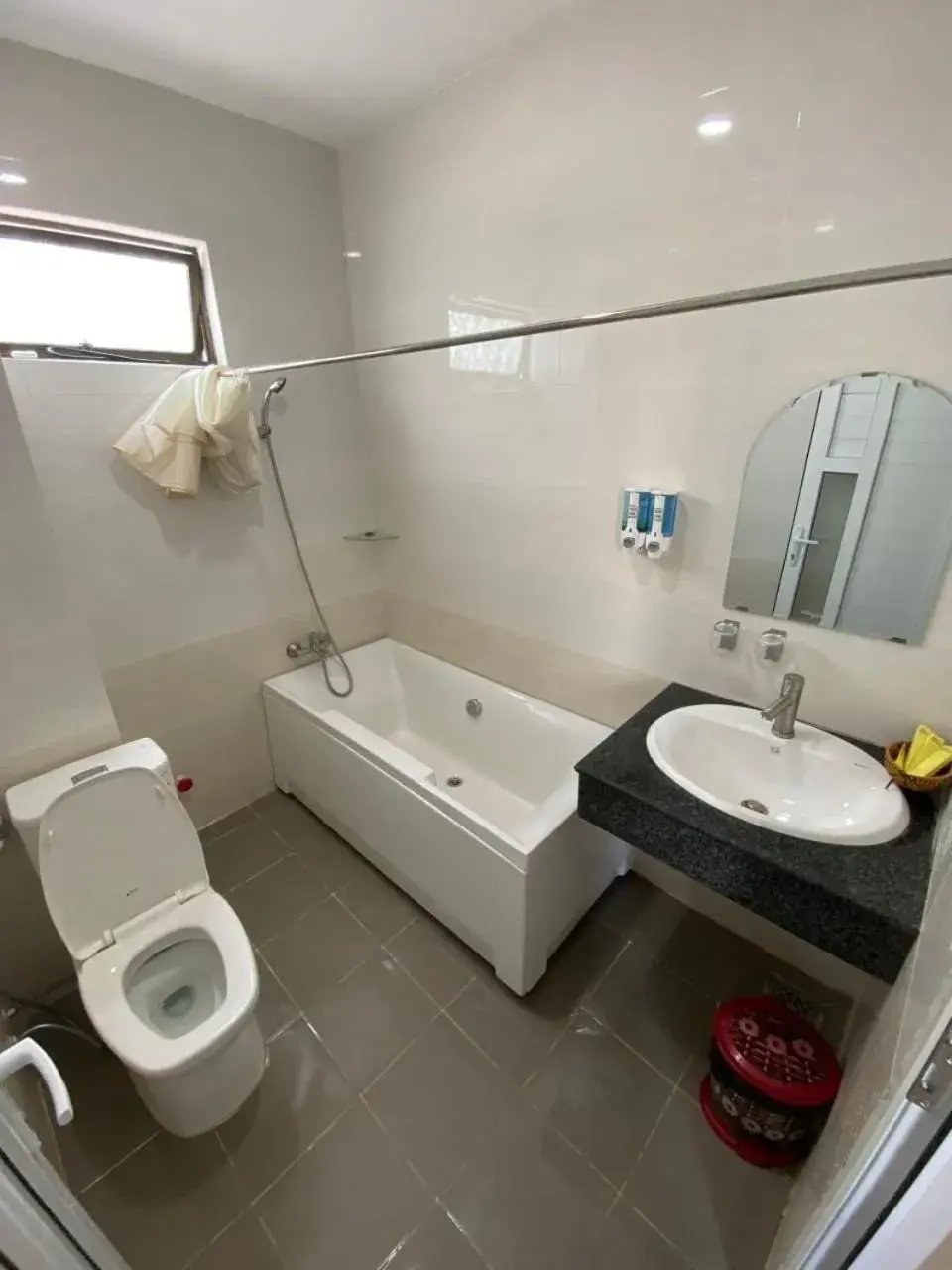 Triple Room with Bath in Rich Hotel Triple Room with Bath in Rich Hotel