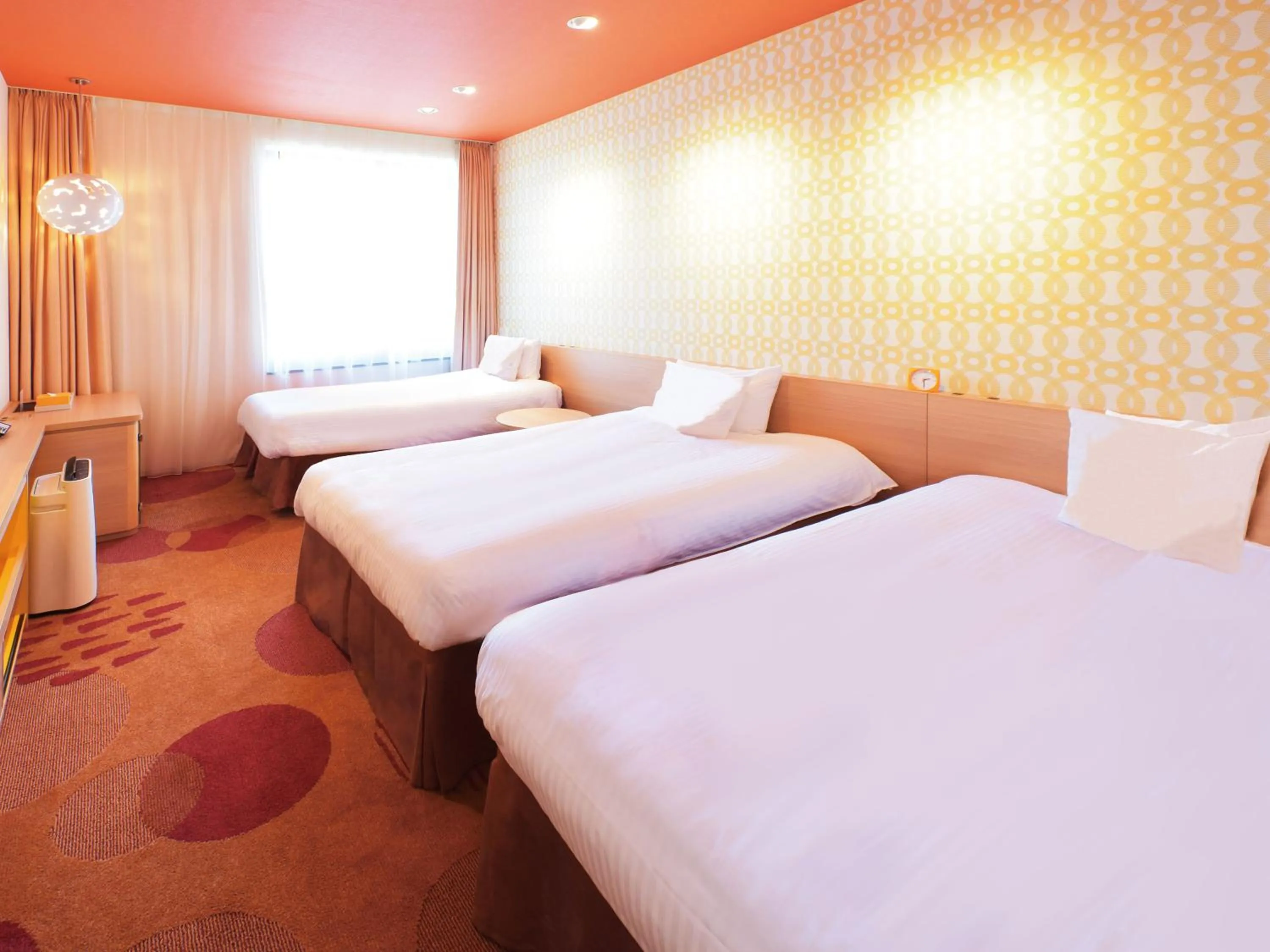 Photo of the whole room, Bed in Hotel Universal Port Vita