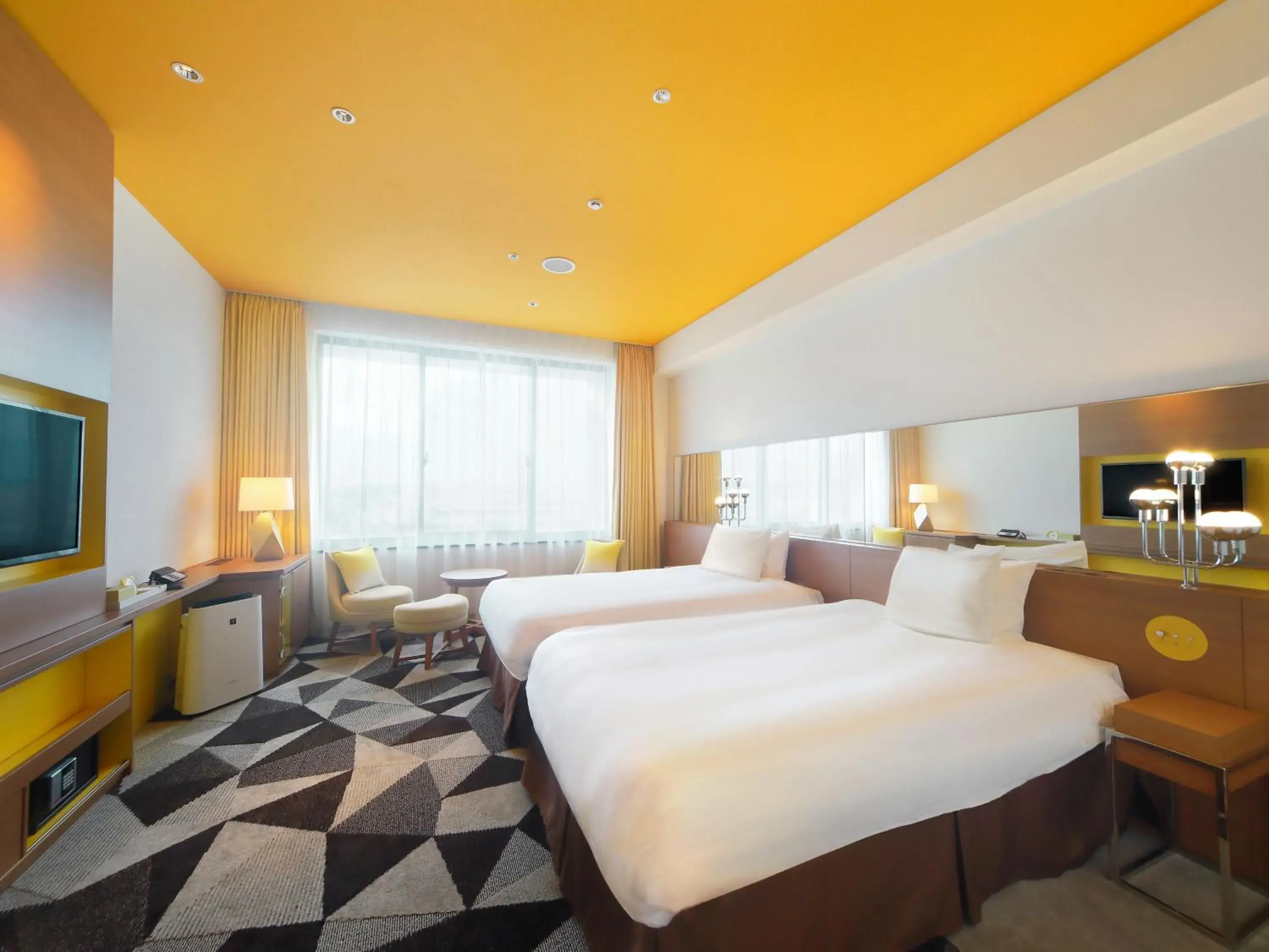 Deluxe Triple Room in Hotel Universal Port Vita Deluxe Triple Room in Hotel Universal Port Vita