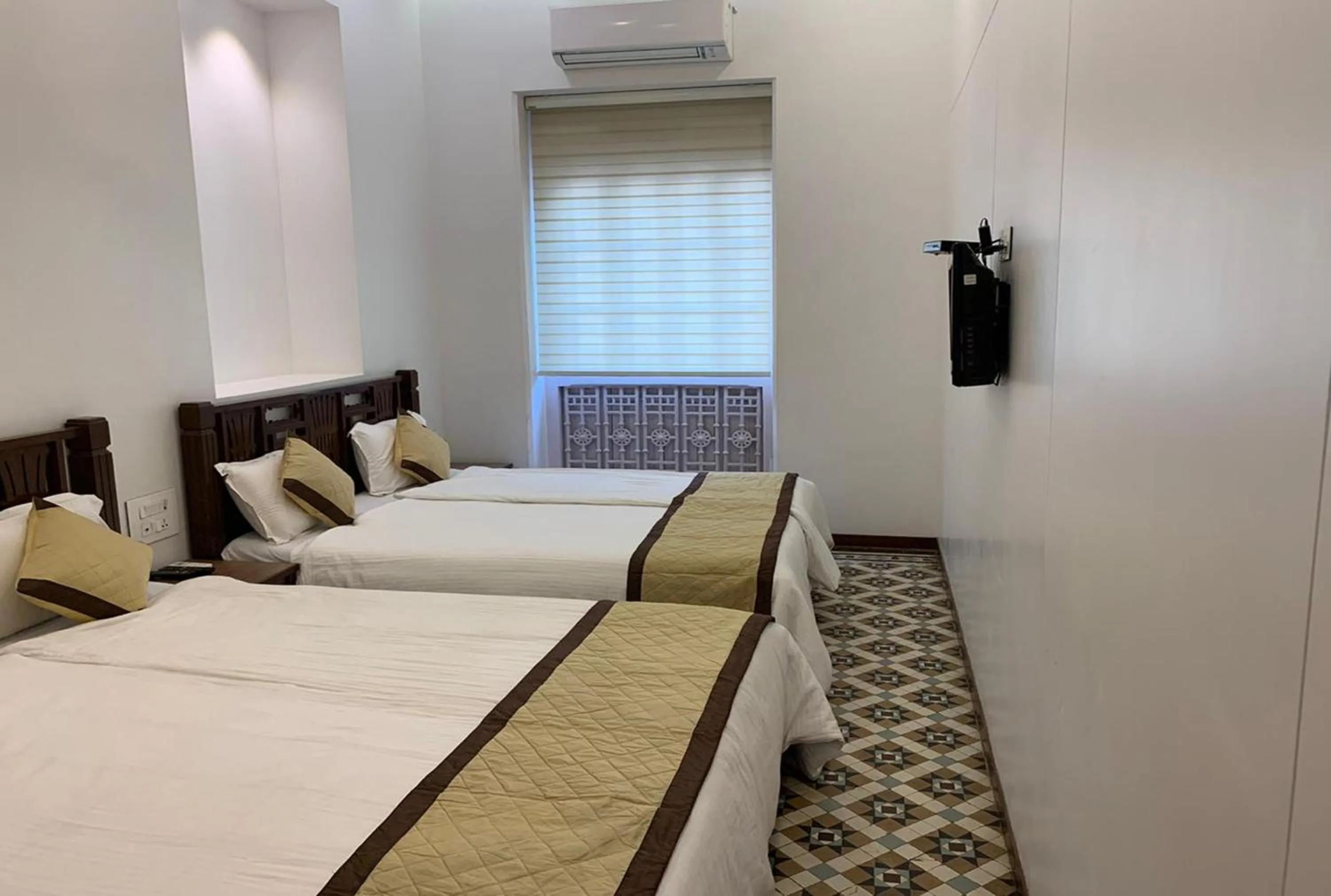 Bed in Carlton Hotel Mumbai - Behind Taj Mahal Palace Colaba Mumbai