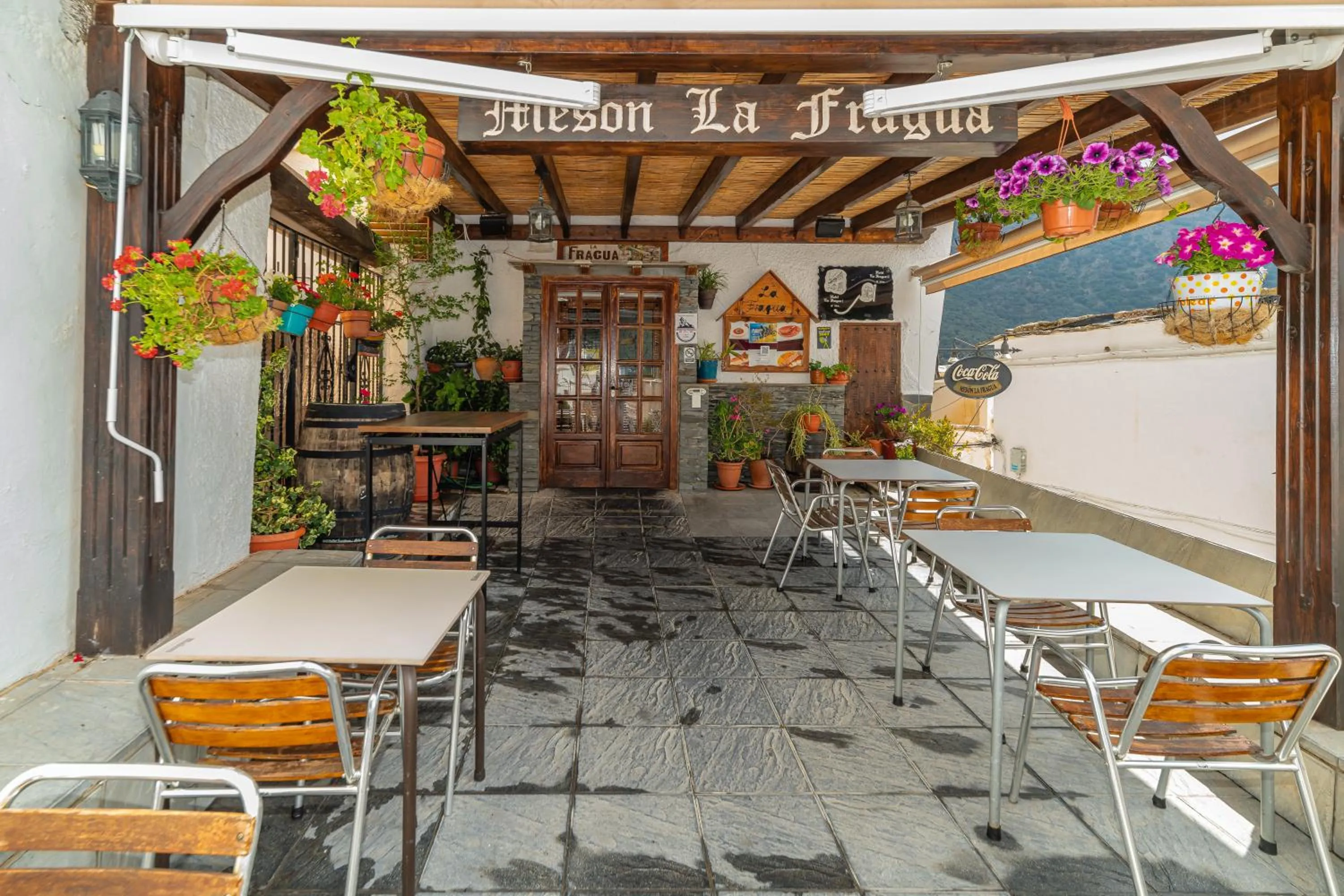 Restaurant/places to eat in Hotel La Fragua II