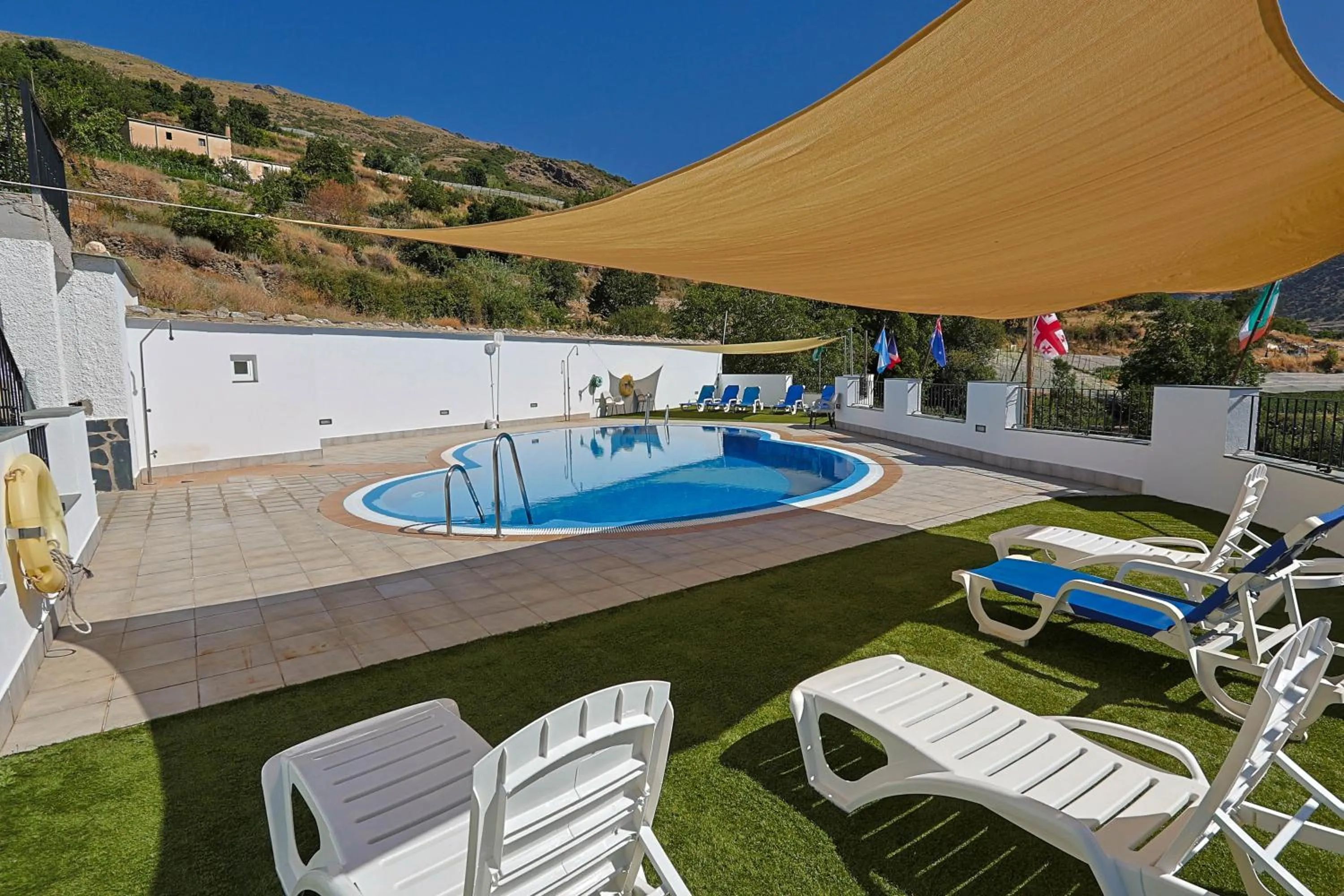 Swimming pool in Hotel La Fragua II