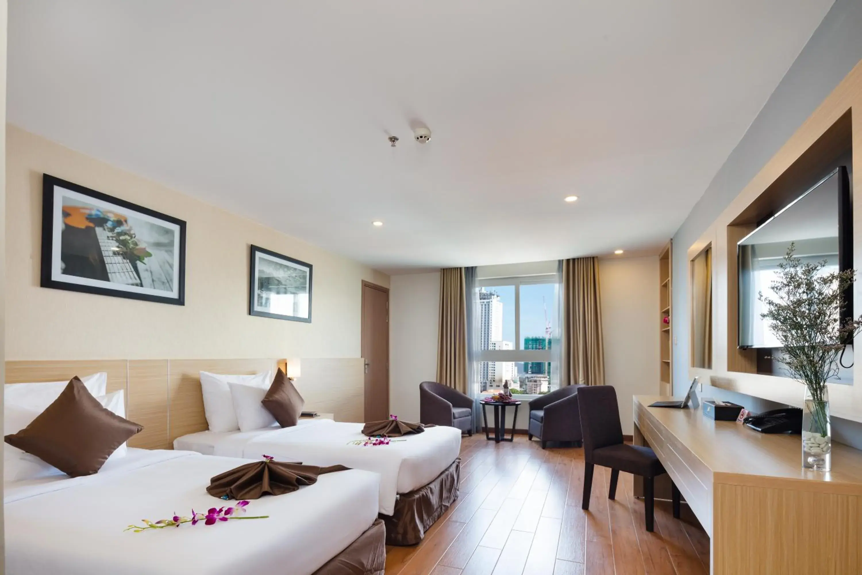 Deluxe Double or Twin Room with City View in Sao Viet Nha Trang Hotel Deluxe Double or Twin Room with City View in Sao Viet Nha Trang Hotel