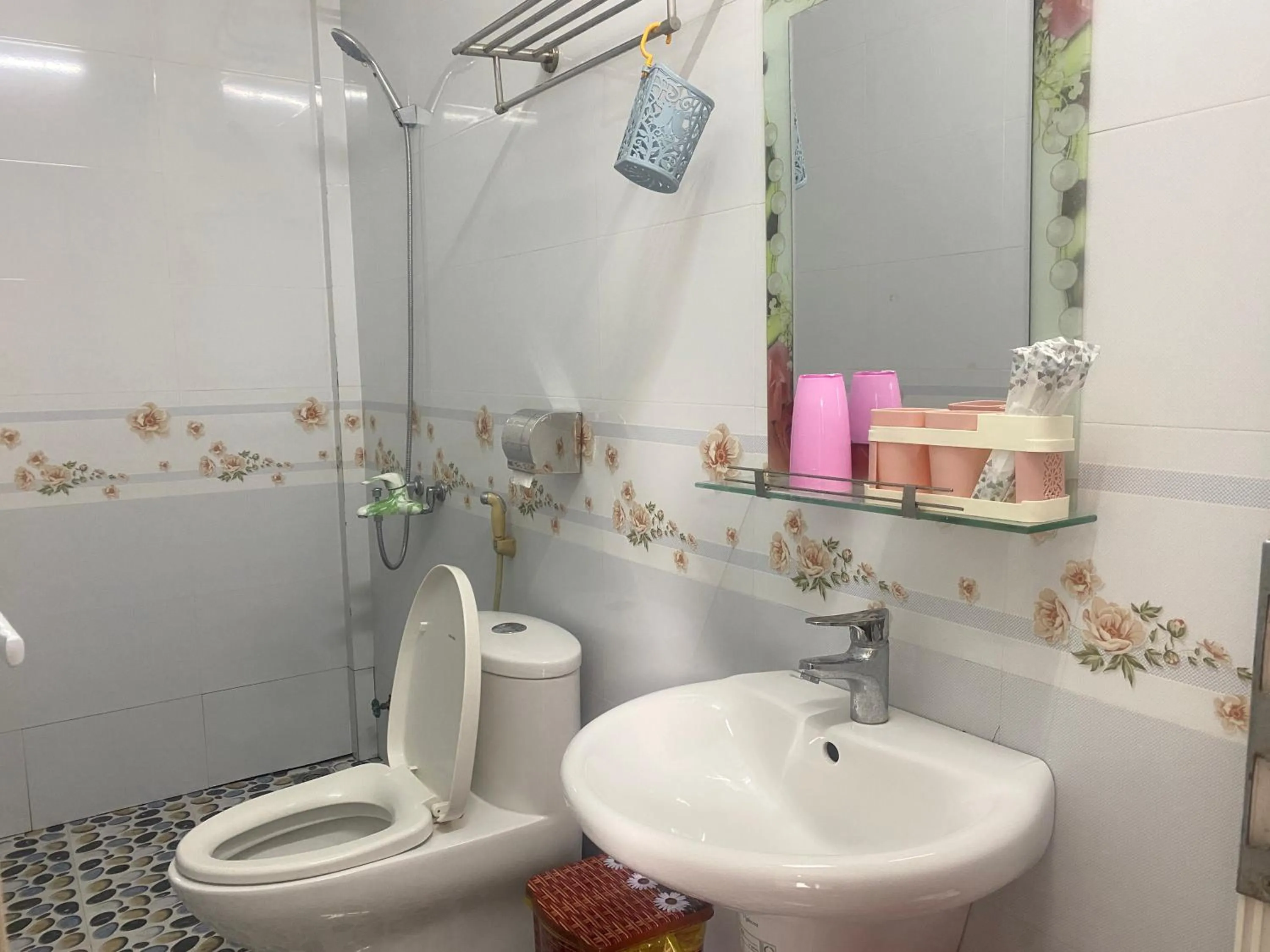 Shower in Phong Nha - Tien's Cozy Homestay