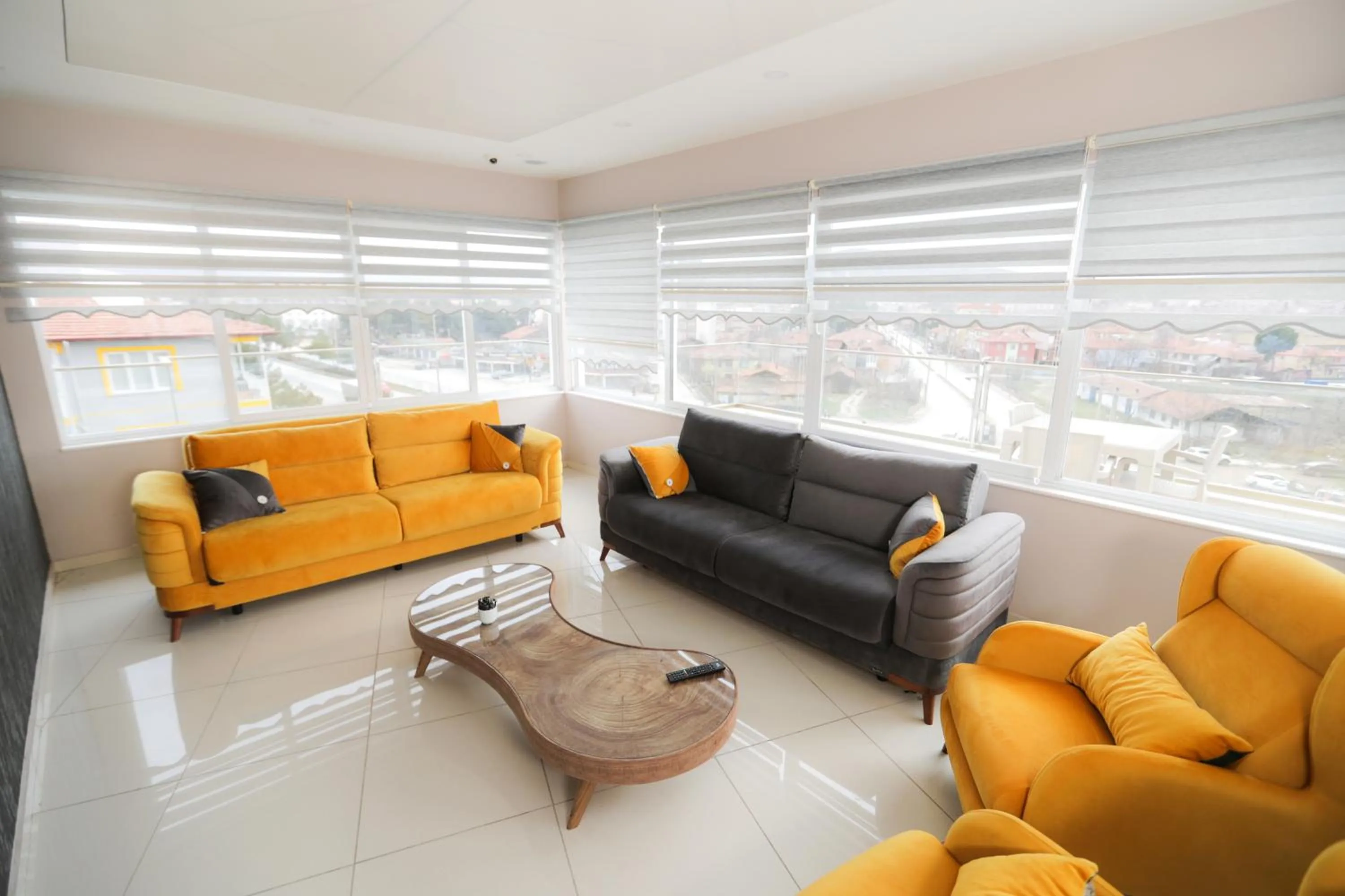 Restaurant/places to eat in Grand Dost Hotel