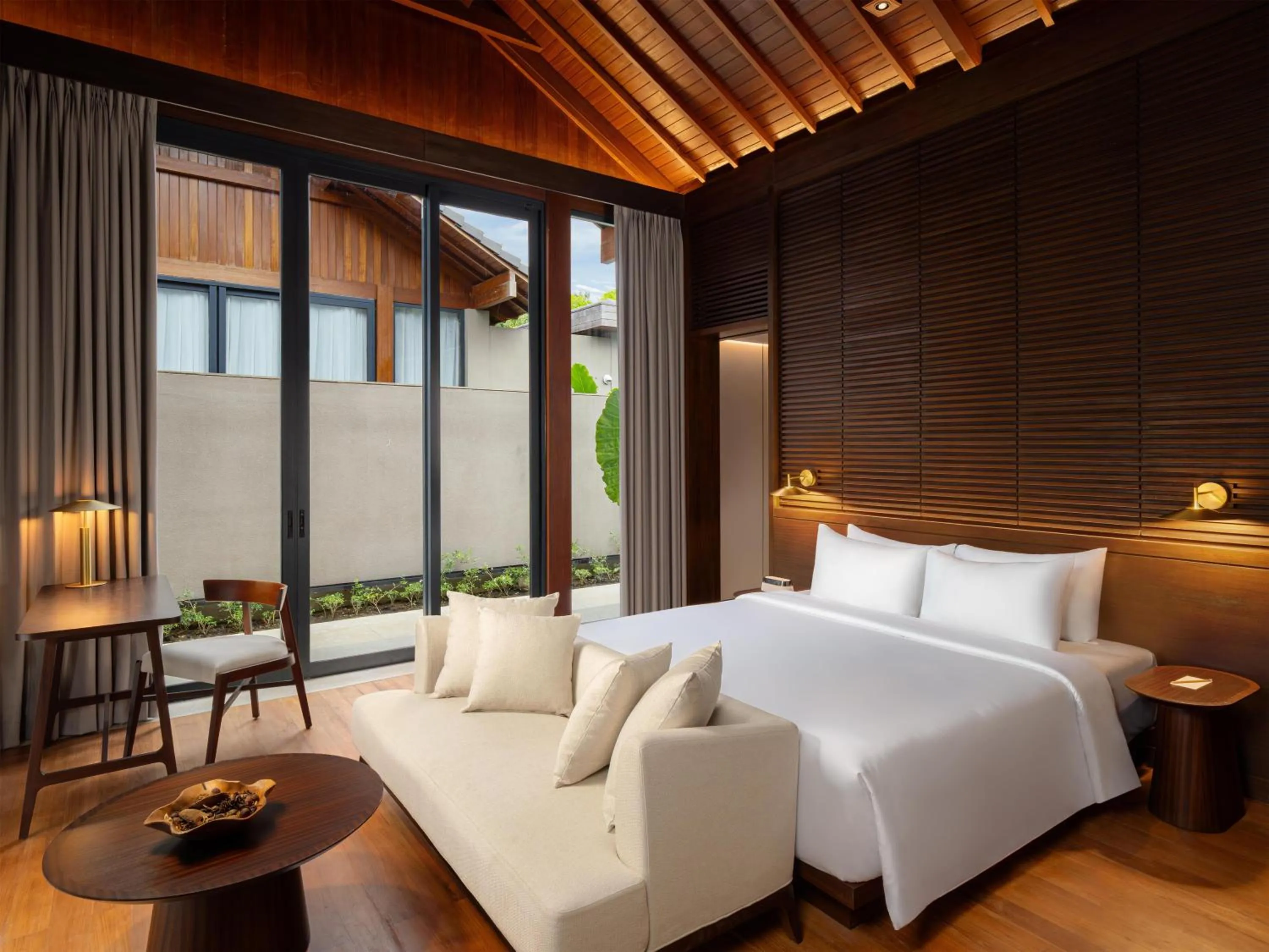 Photo of the whole room, Bed in Radisson Blu Bali Uluwatu