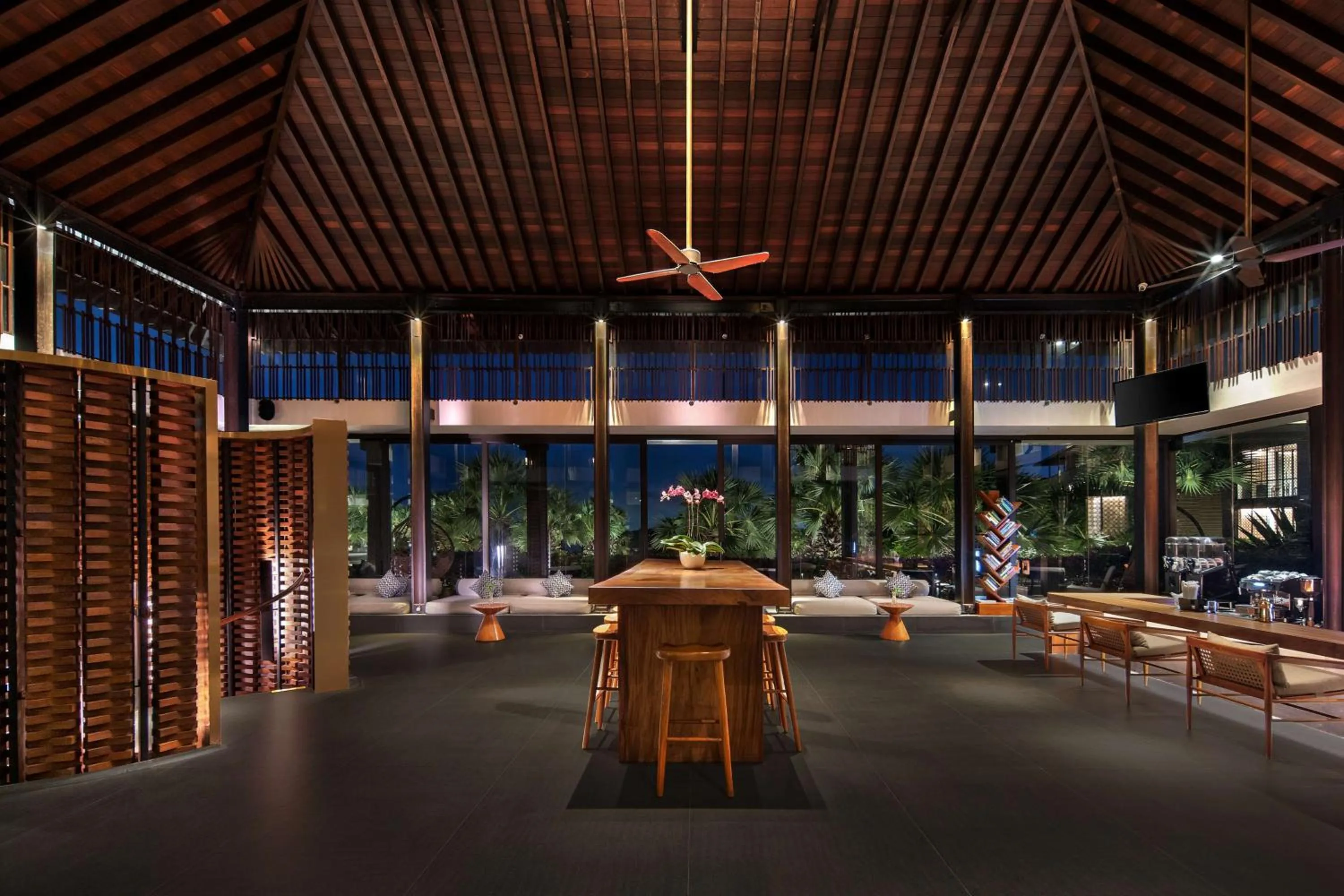 Lounge or bar in Radisson Blu Bali Uluwatu