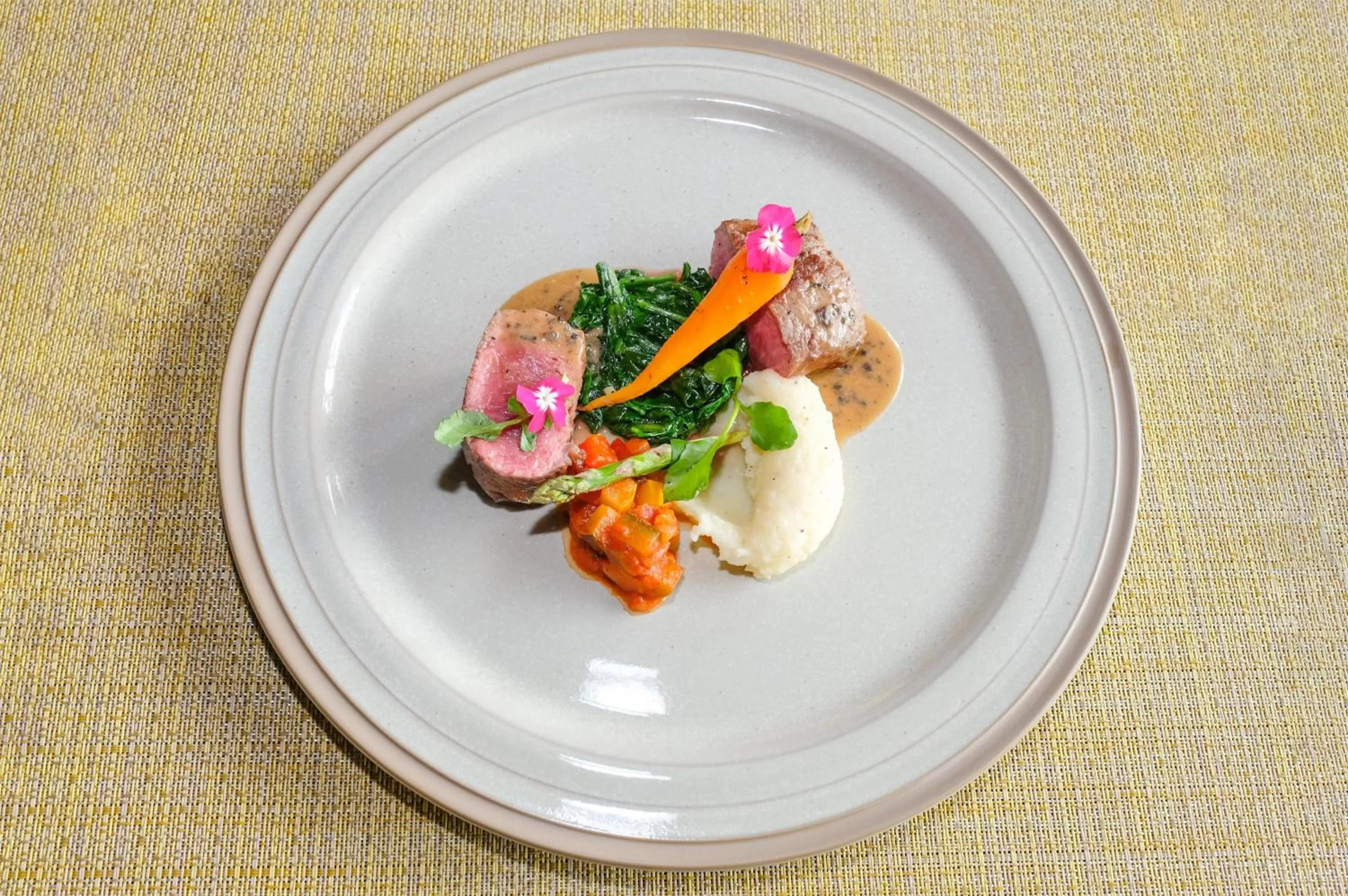 Food and drinks in Radisson Blu Bali Uluwatu