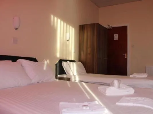 Bedroom, Bed in The Royal Windsor Hotel