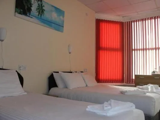 Bedroom, Bed in The Royal Windsor Hotel