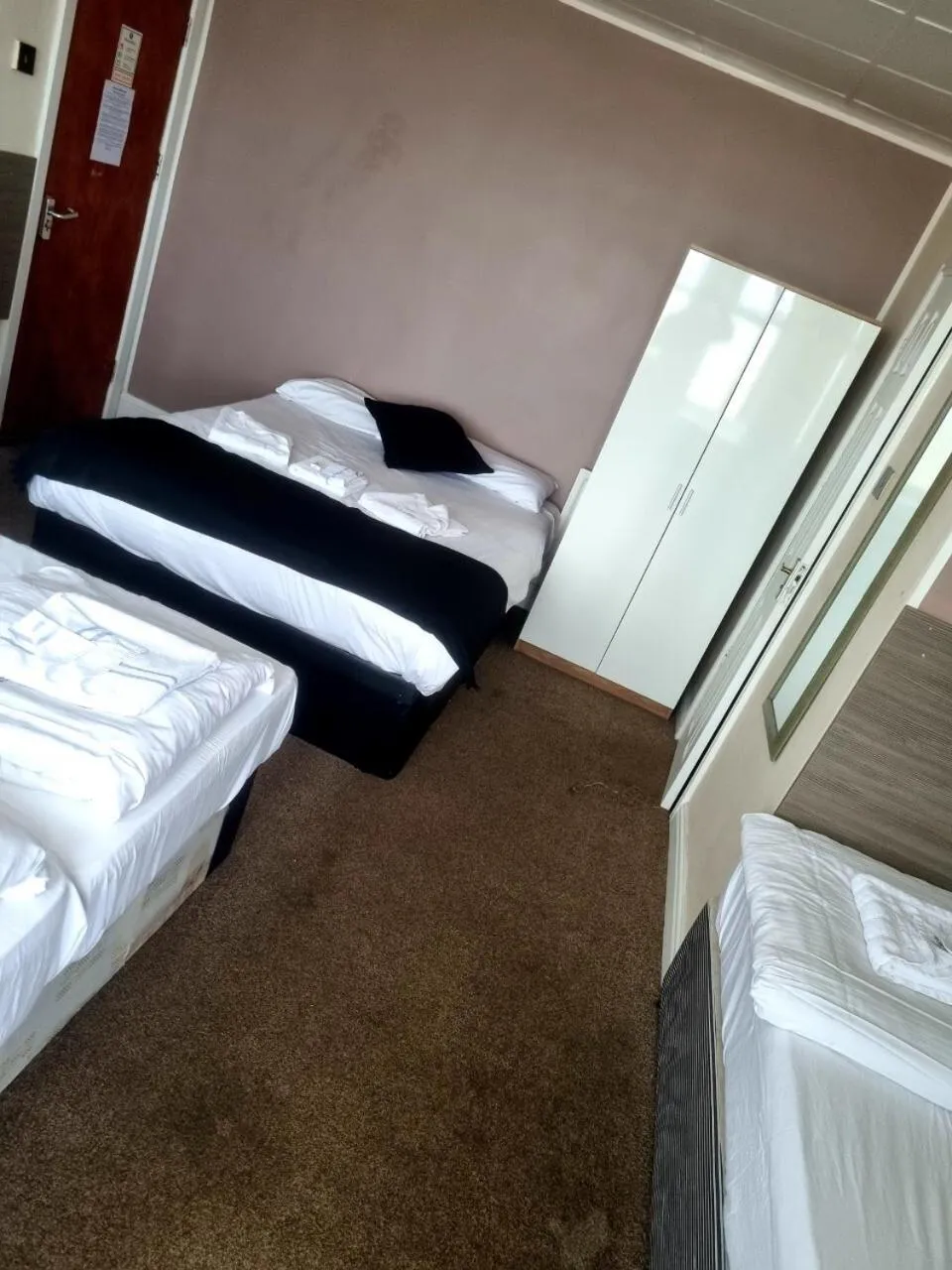 Bedroom, Bed in The Royal Windsor Hotel