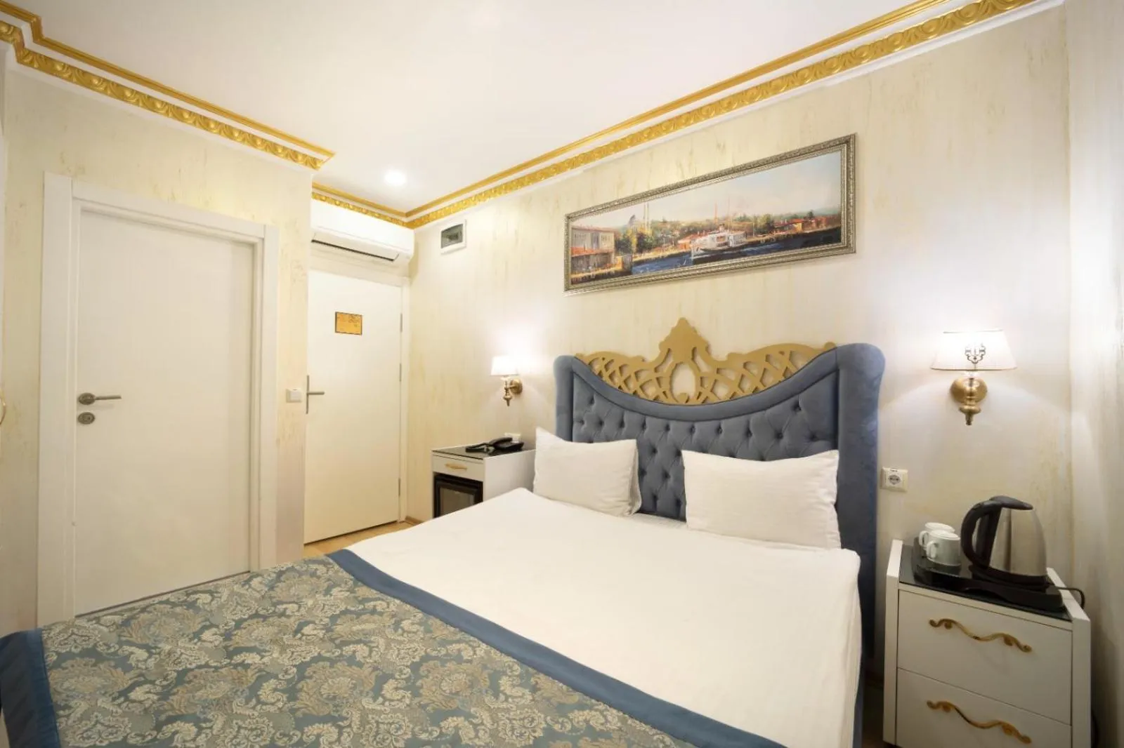 Bed in Ayasultan Hotel