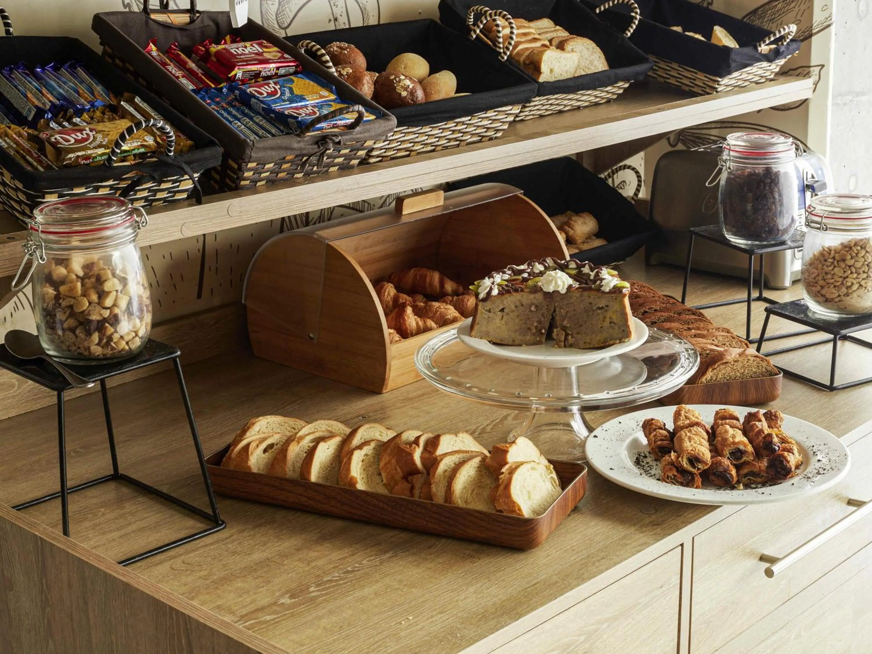 Breakfast in Hotel Ibis Cali Granada