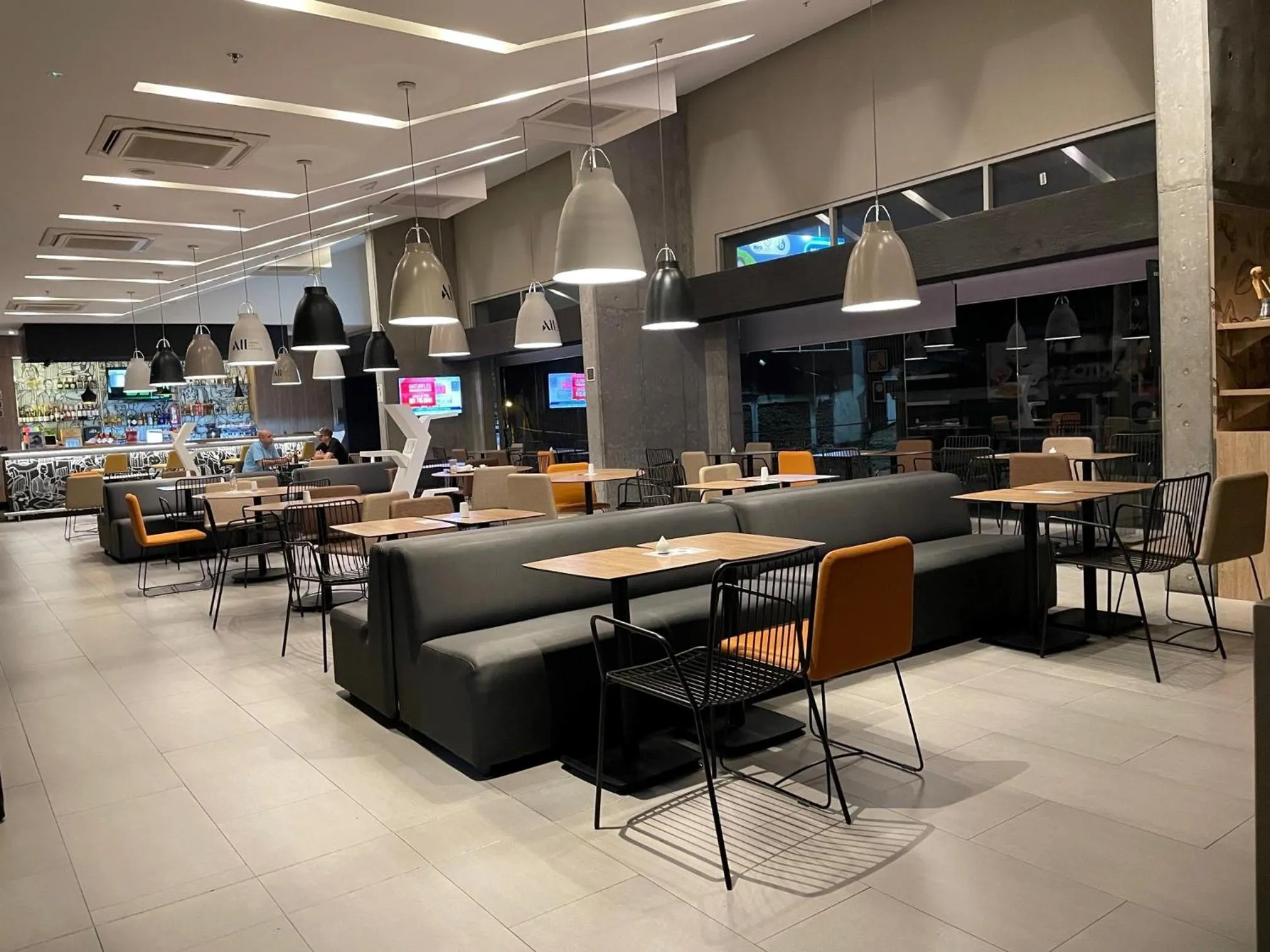 Restaurant/places to eat in Hotel Ibis Cali Granada