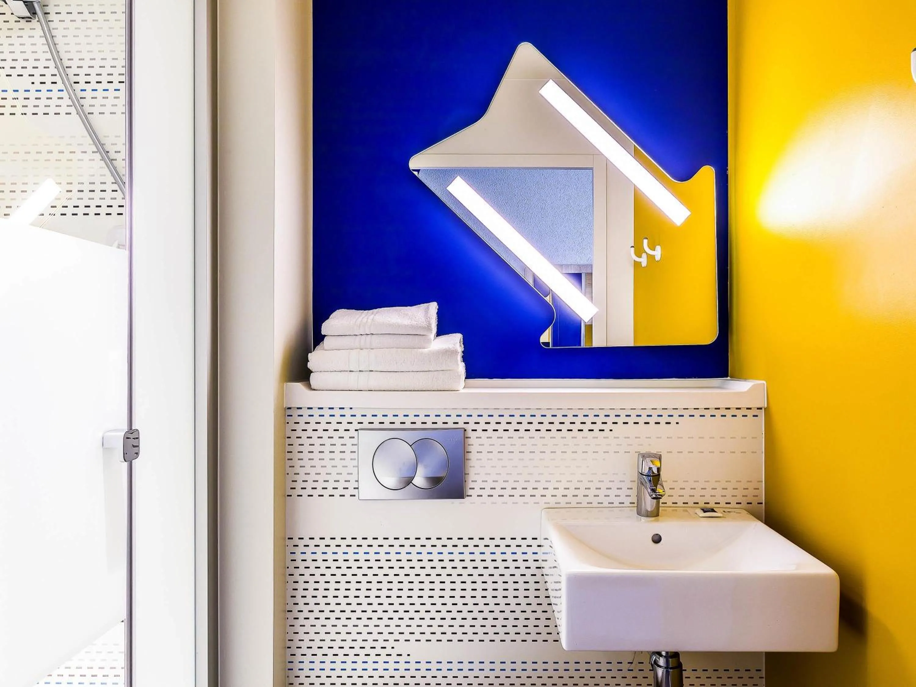 Bedroom in ibis budget Paris Gennevilliers