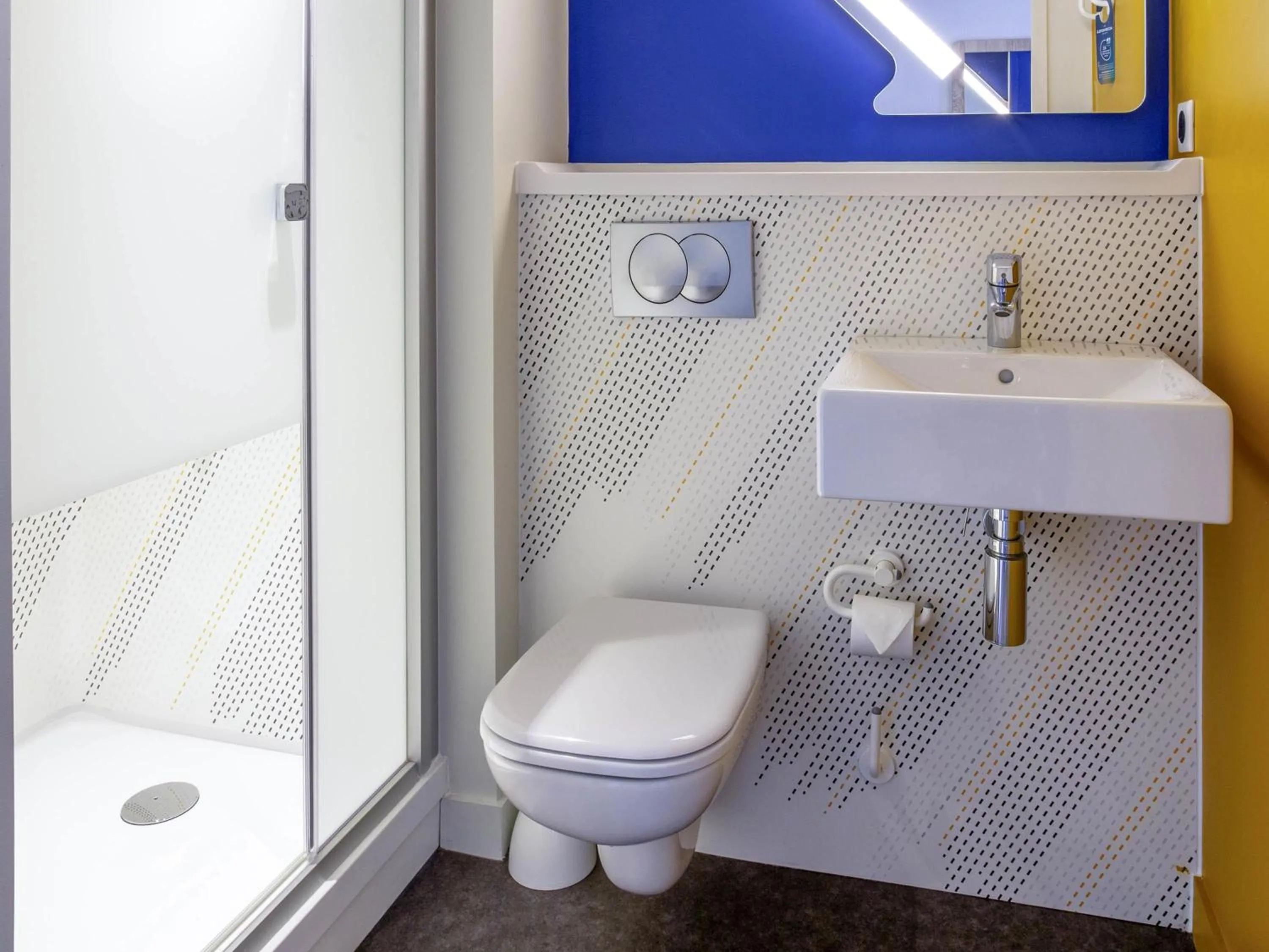 Bedroom in ibis budget Paris Gennevilliers