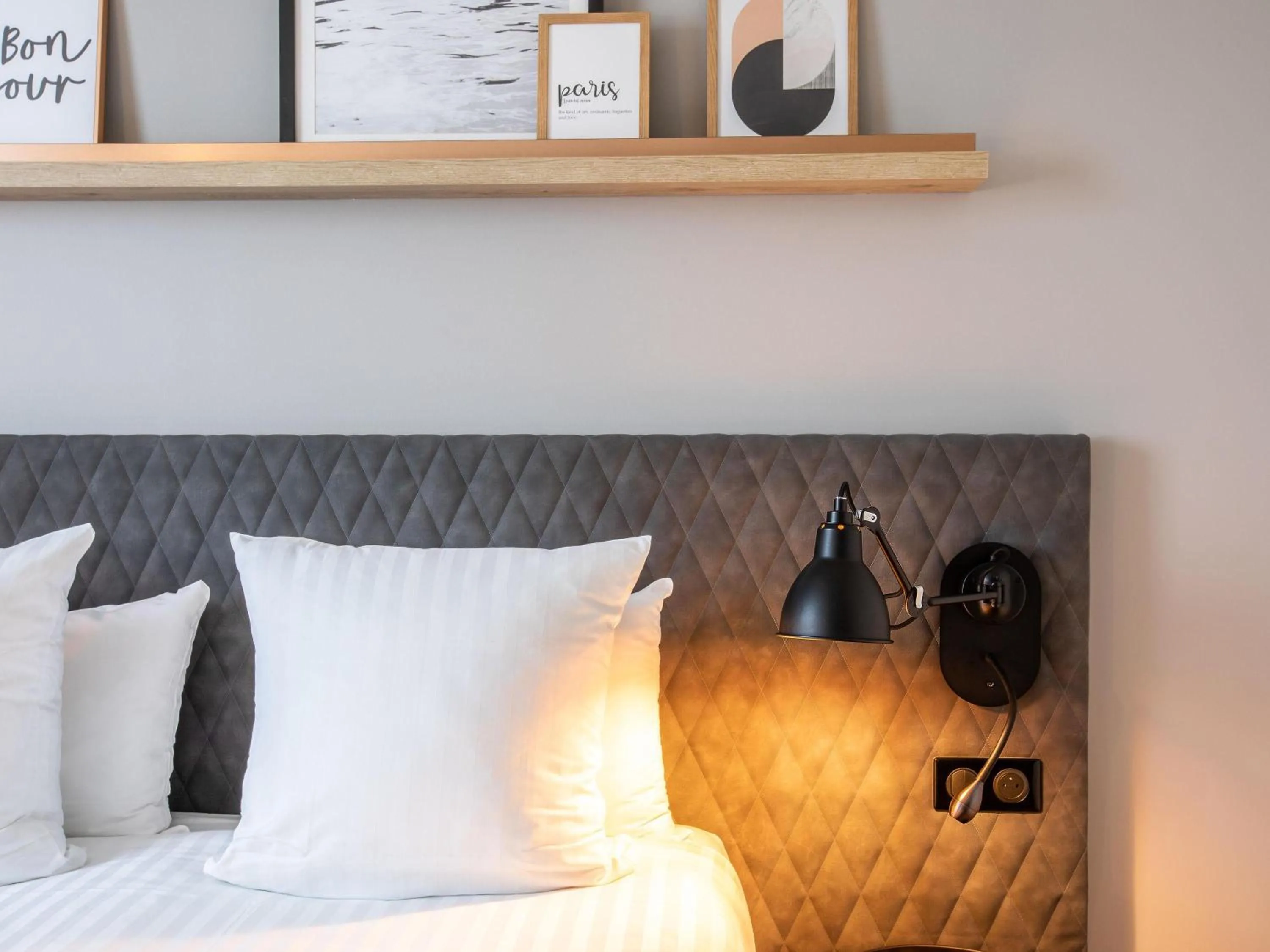 Bedroom, Bed in Hôtel Mercure Paris Gennevilliers