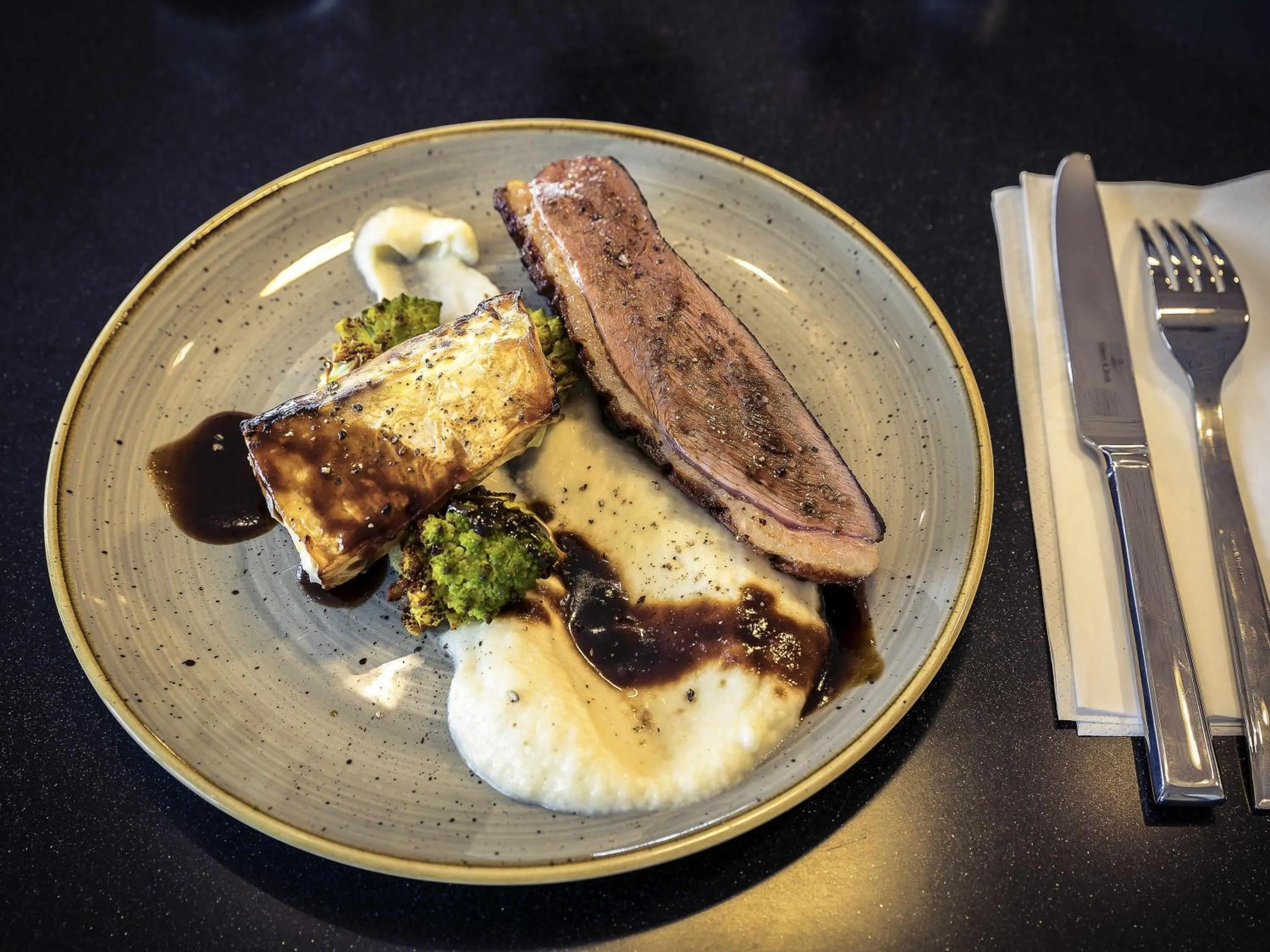 Restaurant/places to eat in Hôtel Mercure Paris Gennevilliers