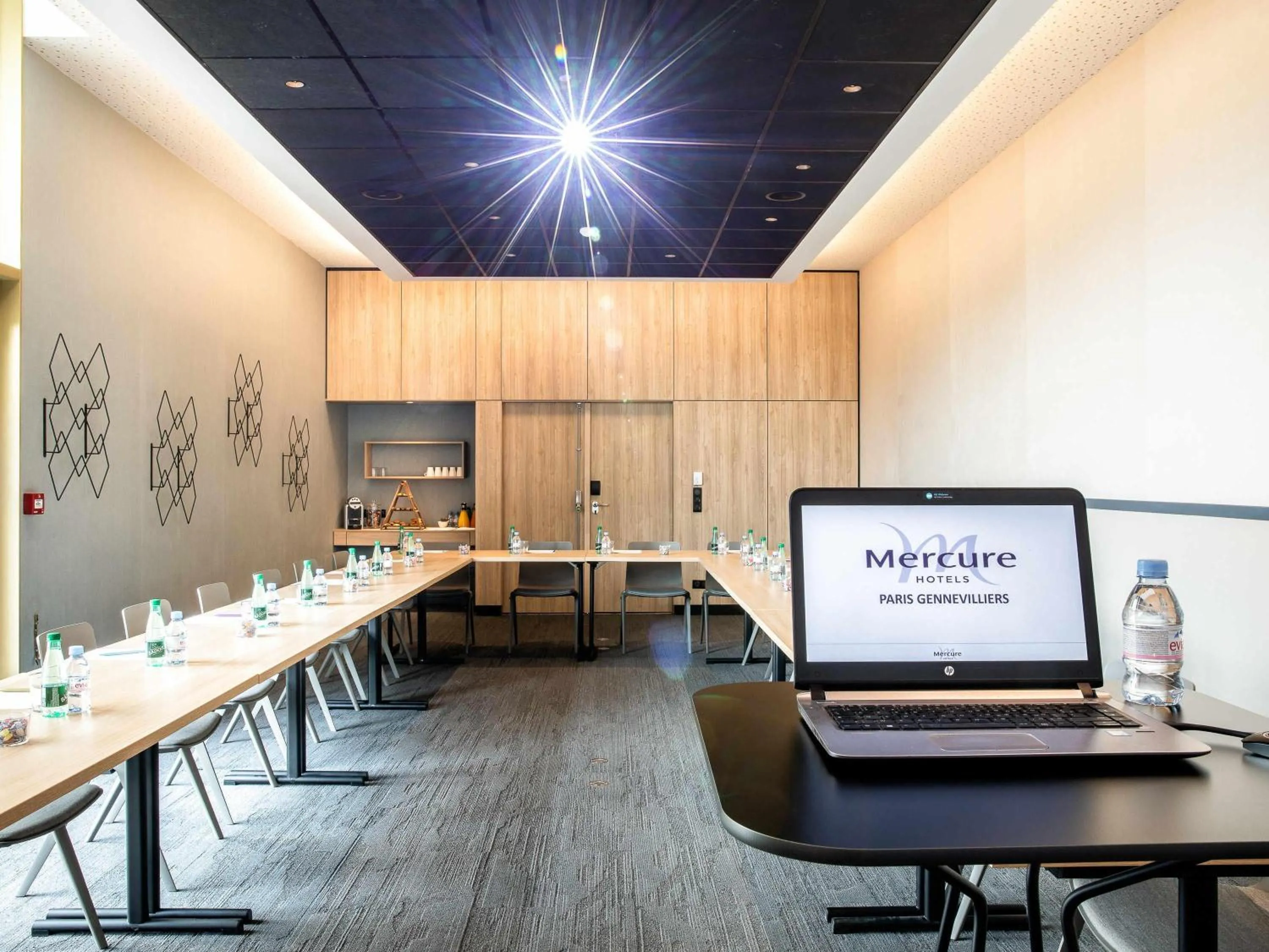 Business facilities in Hôtel Mercure Paris Gennevilliers