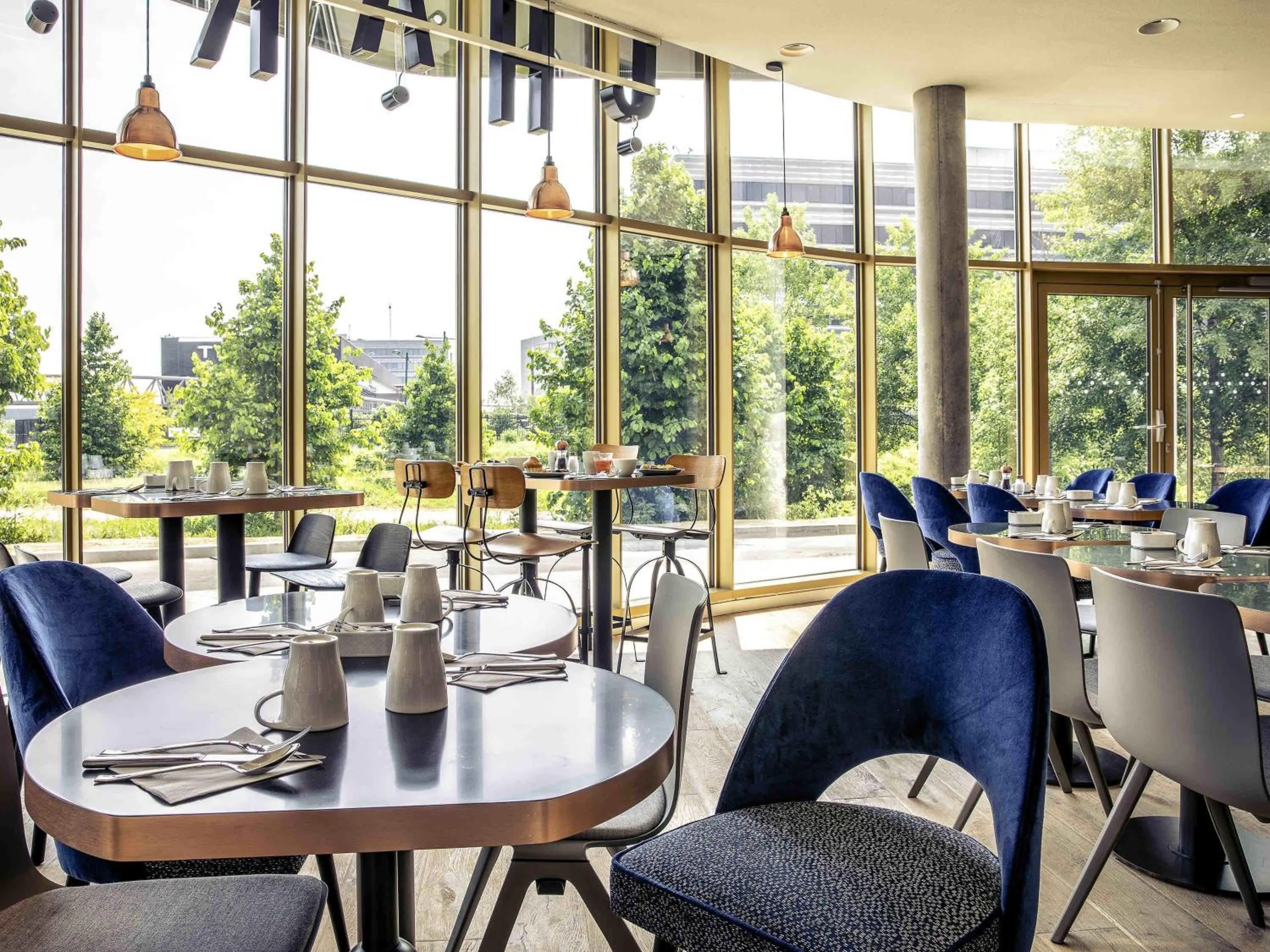 Restaurant/places to eat in Hôtel Mercure Paris Gennevilliers