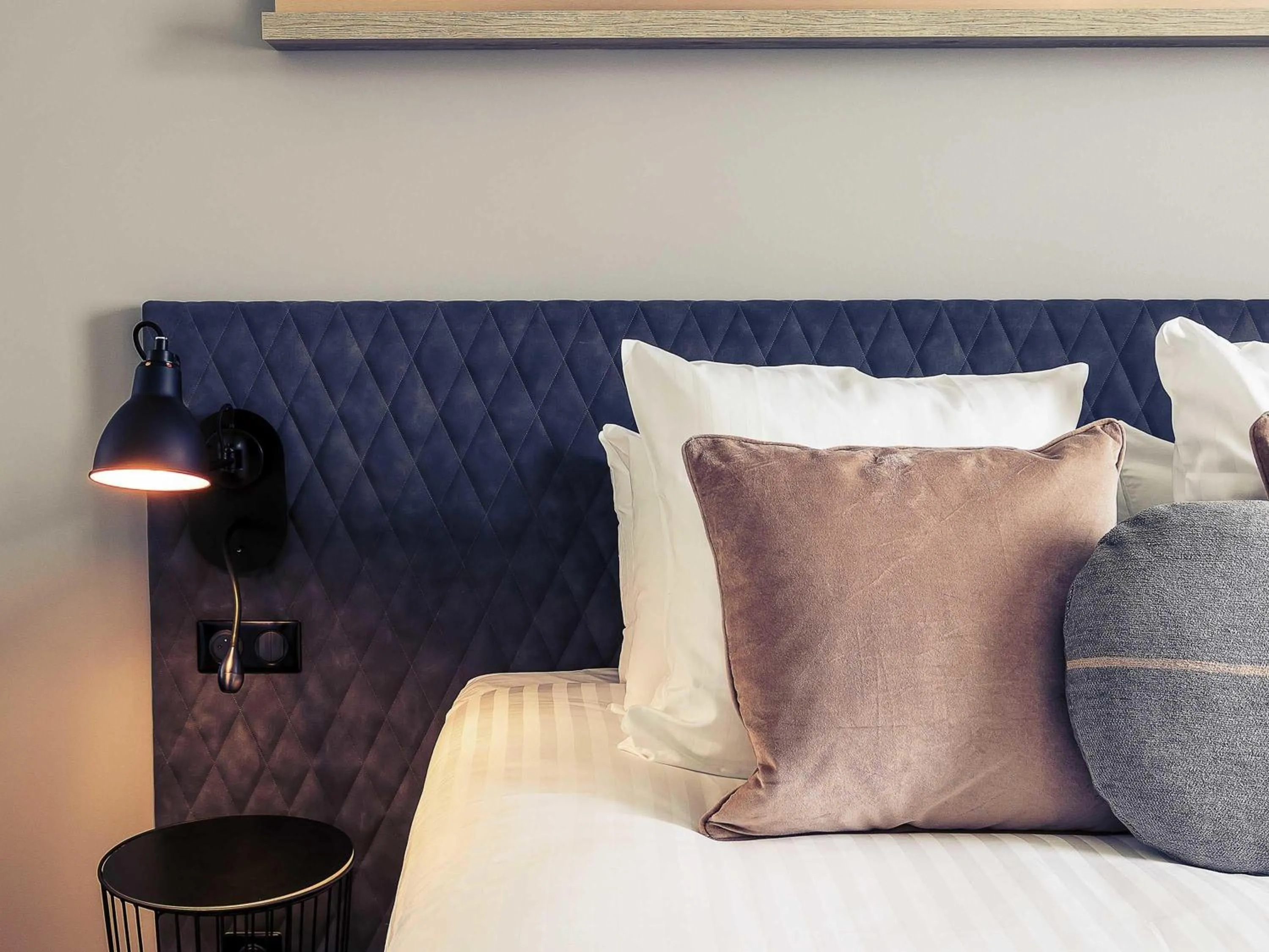 Bedroom, Bed in Hôtel Mercure Paris Gennevilliers